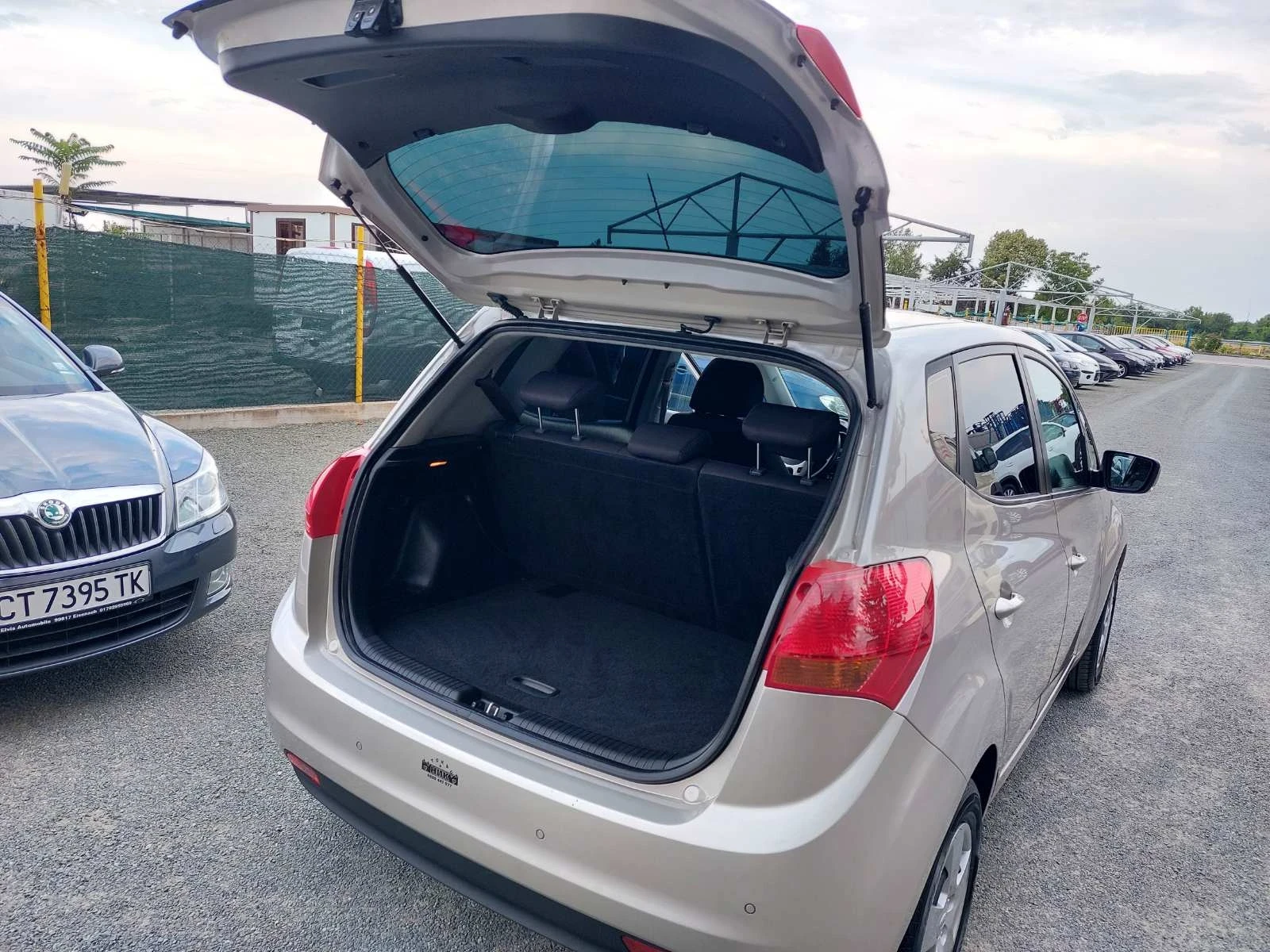 Kia Venga 1.6i, автоматик - изображение 7
