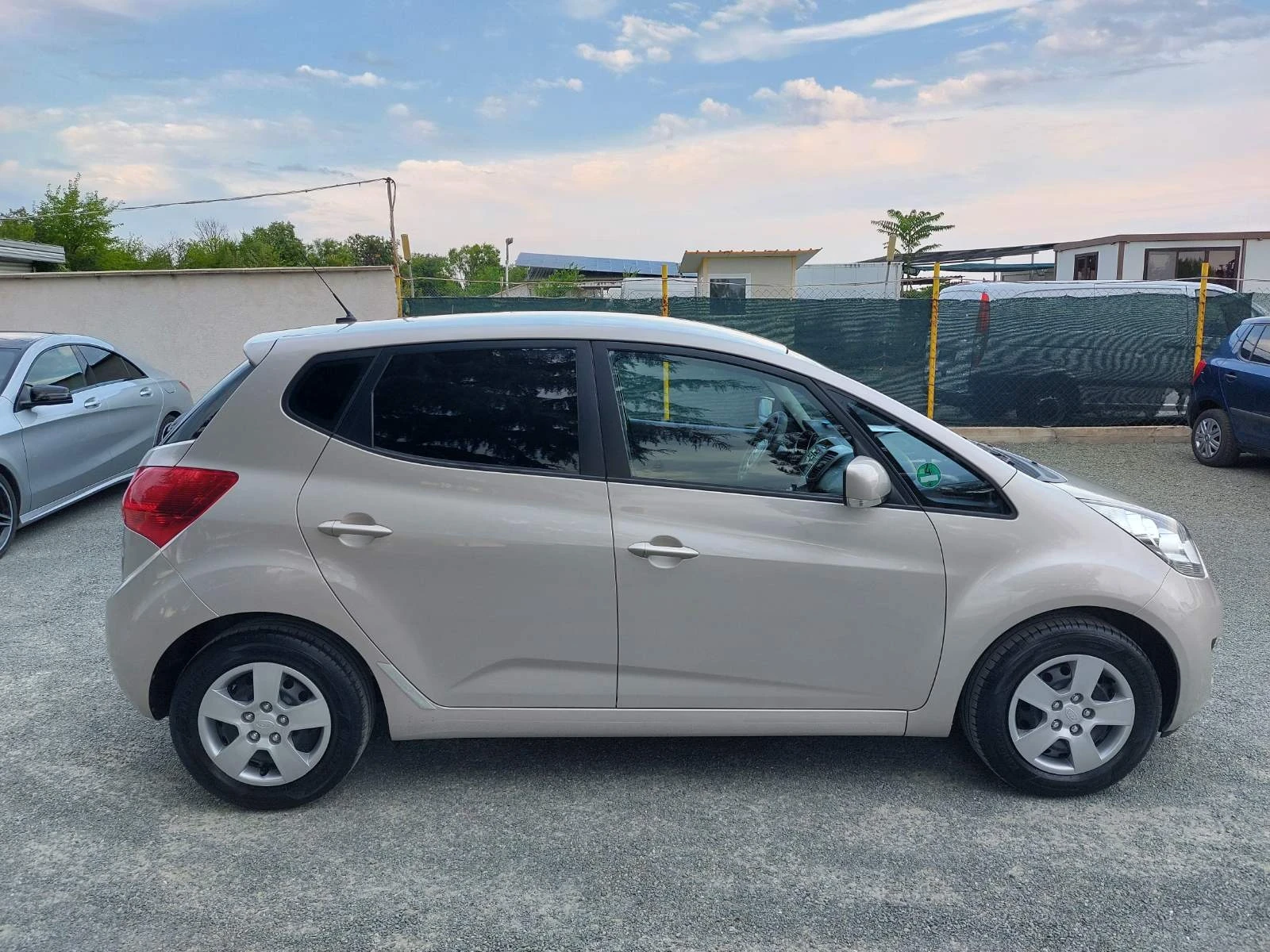 Kia Venga 1.6i, автоматик - изображение 4