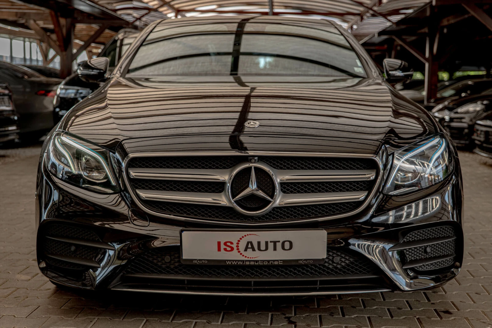 Mercedes-Benz E 220 d/AMG/Virtual/Подгрев/Ambient/Камера 360 - изображение 2