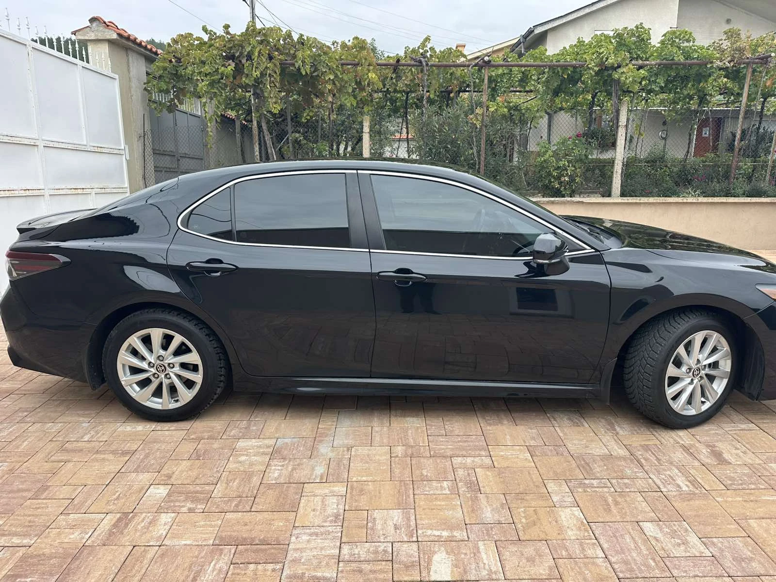 Toyota Camry SE - изображение 3