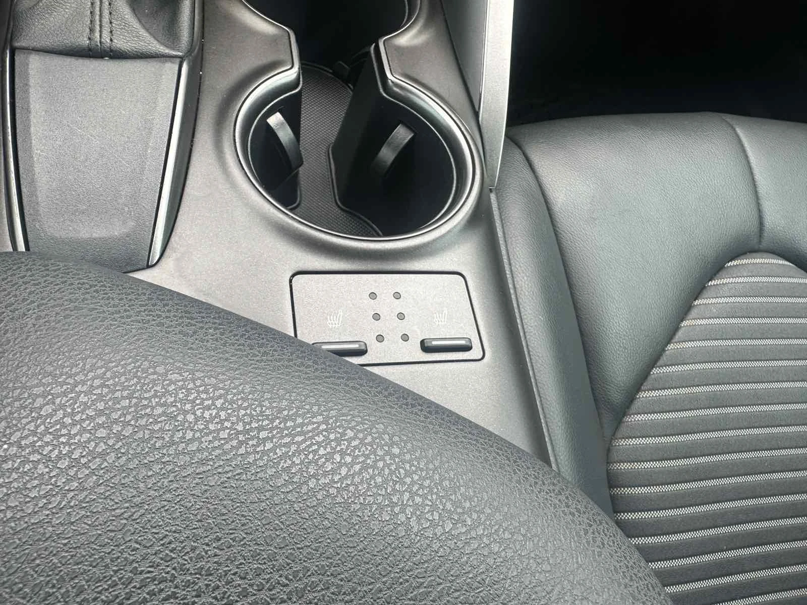 Toyota Camry SE | Mobile.bg   14