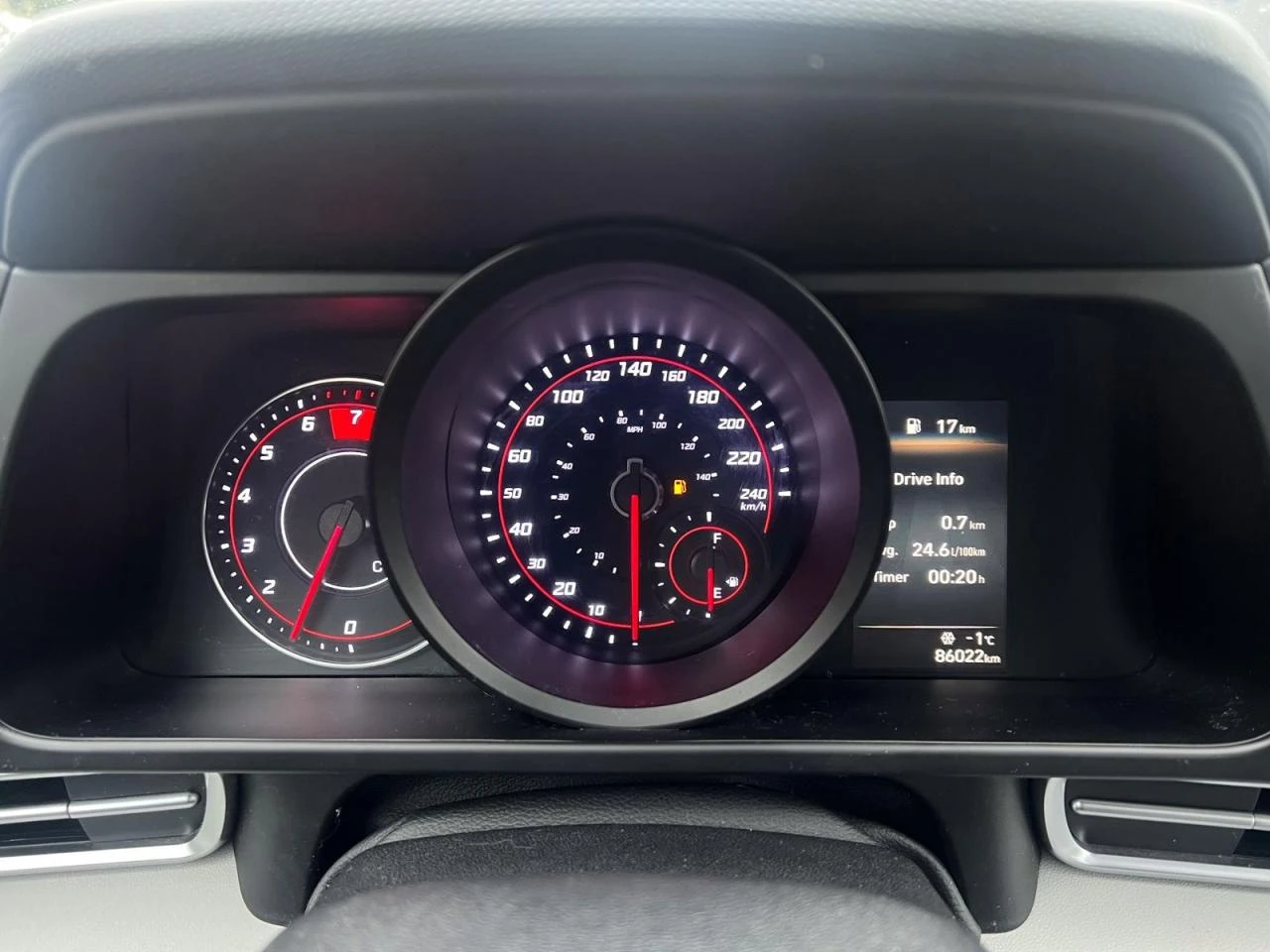 Hyundai Elantra Ultimate - изображение 9