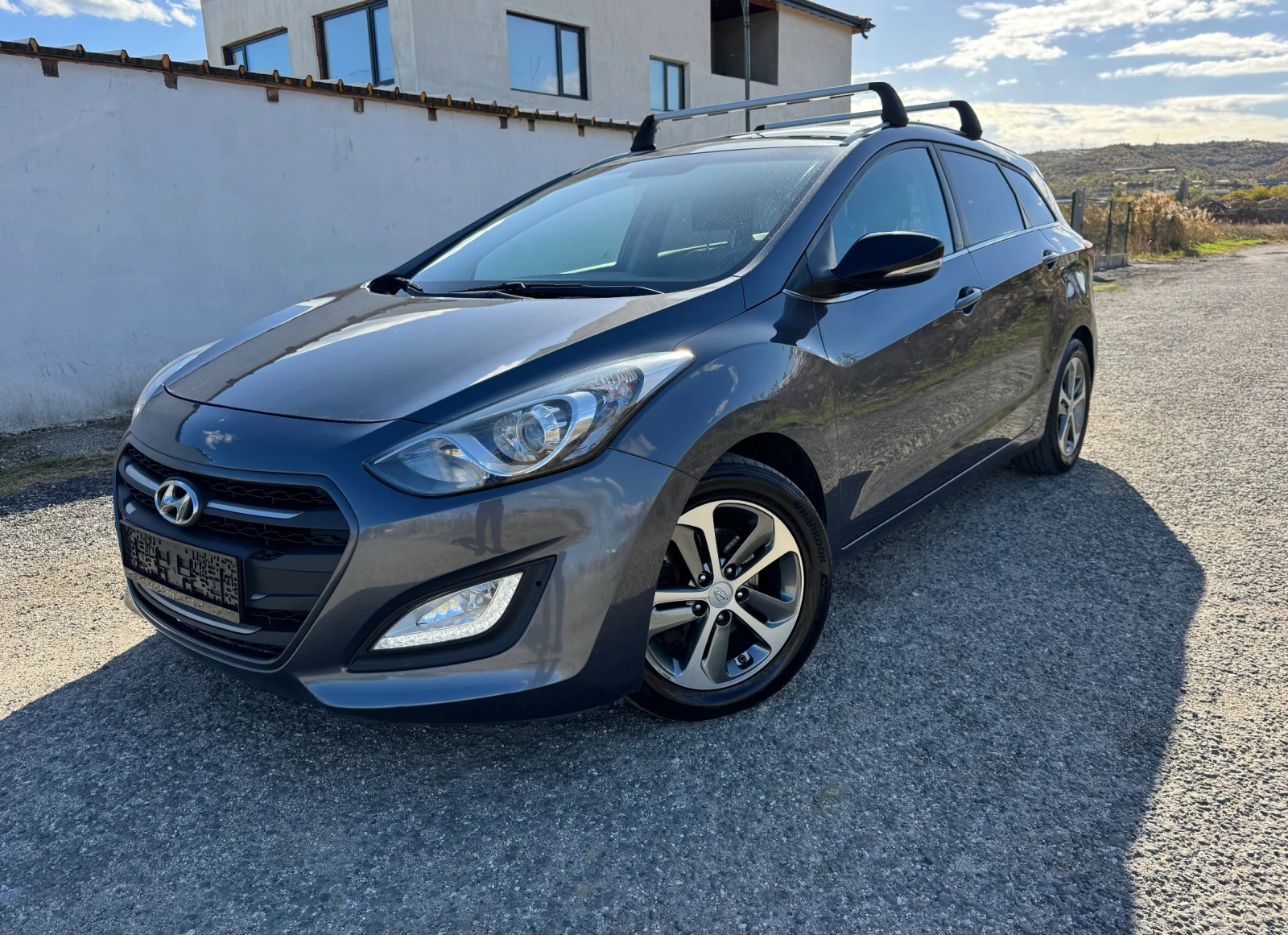 Hyundai I30 1.6 CRDI * BLACK LINE* NAVI* CAMERA* E6B*  | Mobile.bg — изображение 1