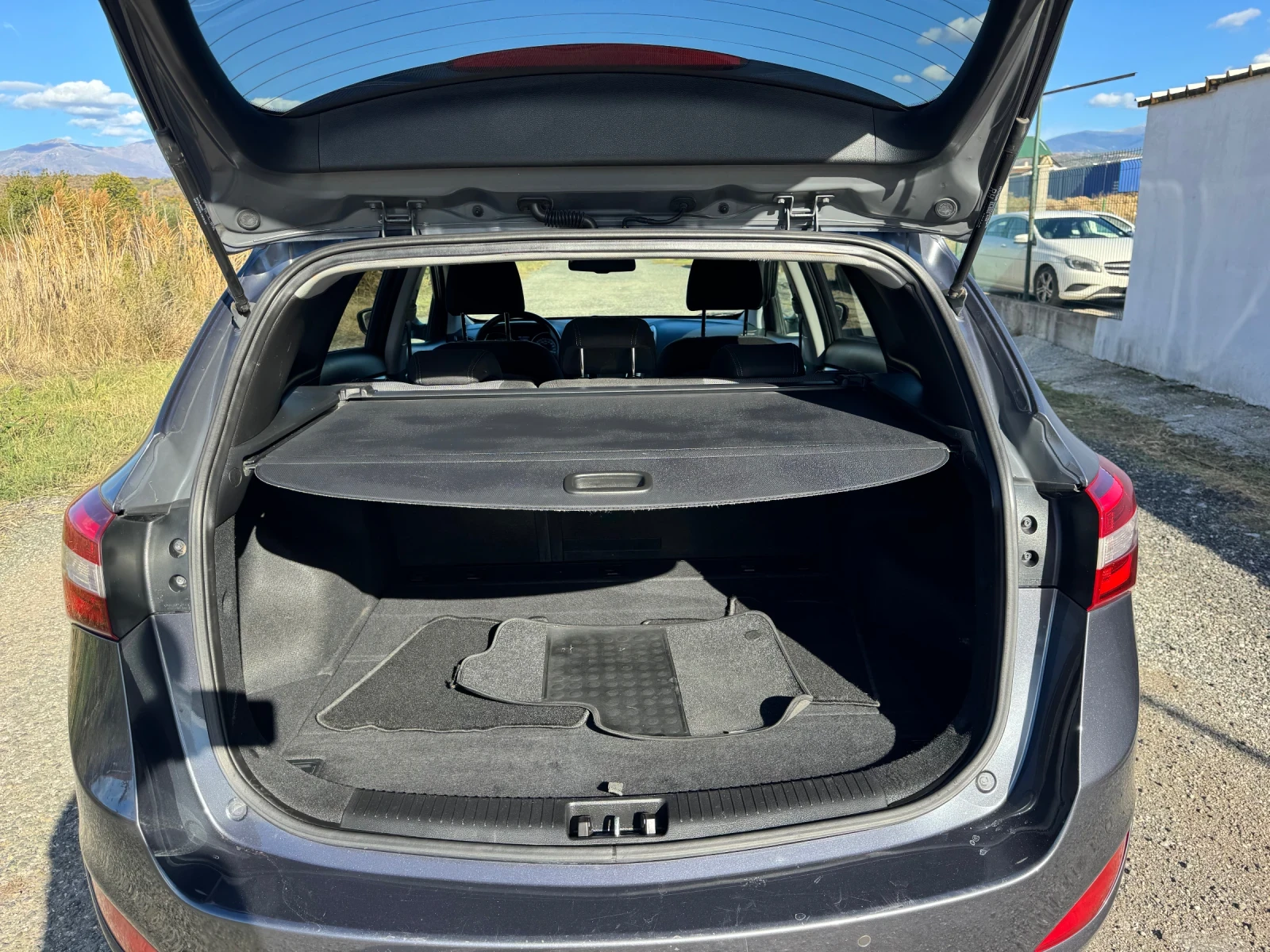 Hyundai I30 1.6 CRDI * BLACK LINE* NAVI* CAMERA* E6B*  | Mobile.bg — изображение 14