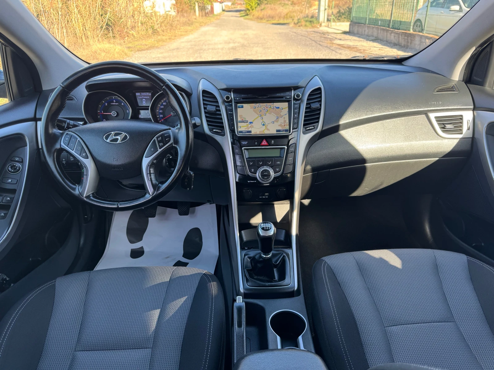 Hyundai I30 1.6 CRDI * BLACK LINE* NAVI* CAMERA* E6B*  | Mobile.bg — изображение 10