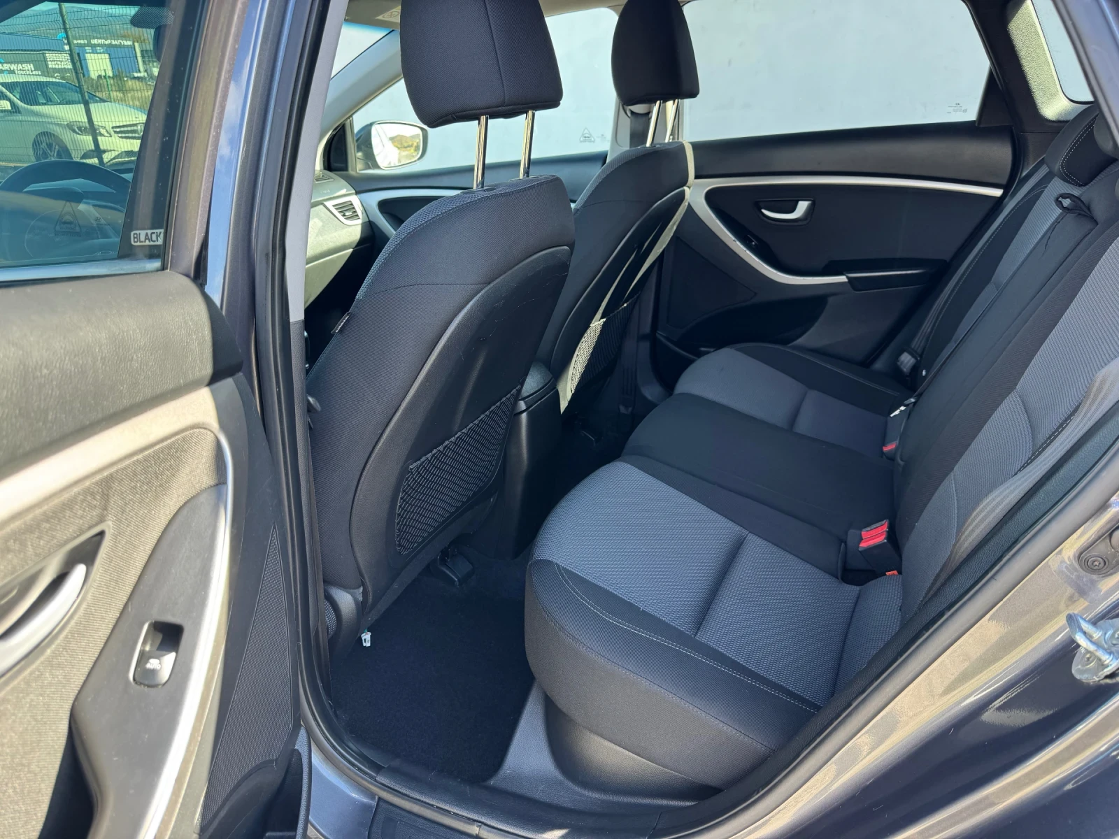 Hyundai I30 1.6 CRDI * BLACK LINE* NAVI* CAMERA* E6B*  | Mobile.bg — изображение 13