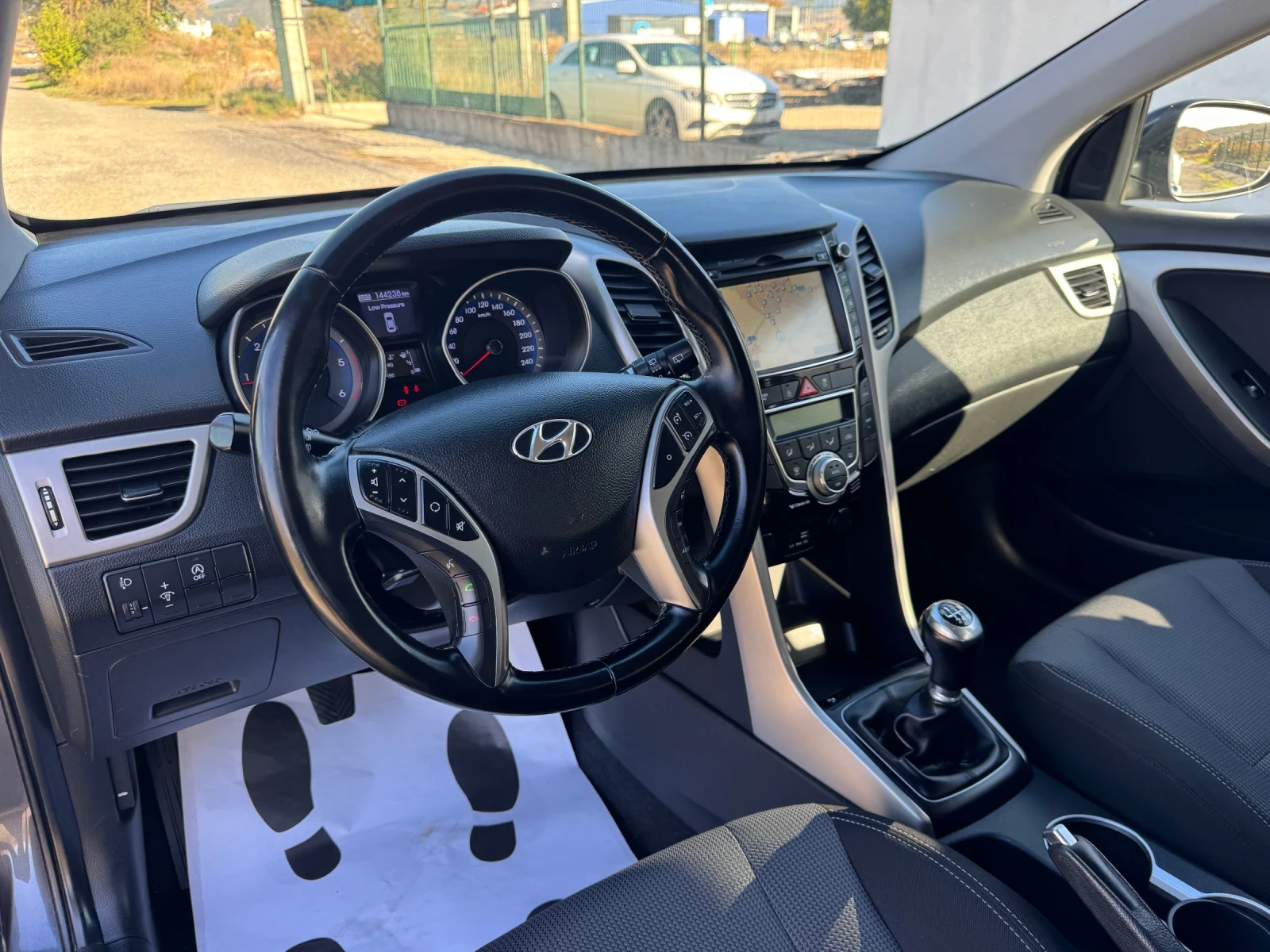 Hyundai I30 1.6 CRDI * BLACK LINE* NAVI* CAMERA* E6B*  | Mobile.bg — изображение 9