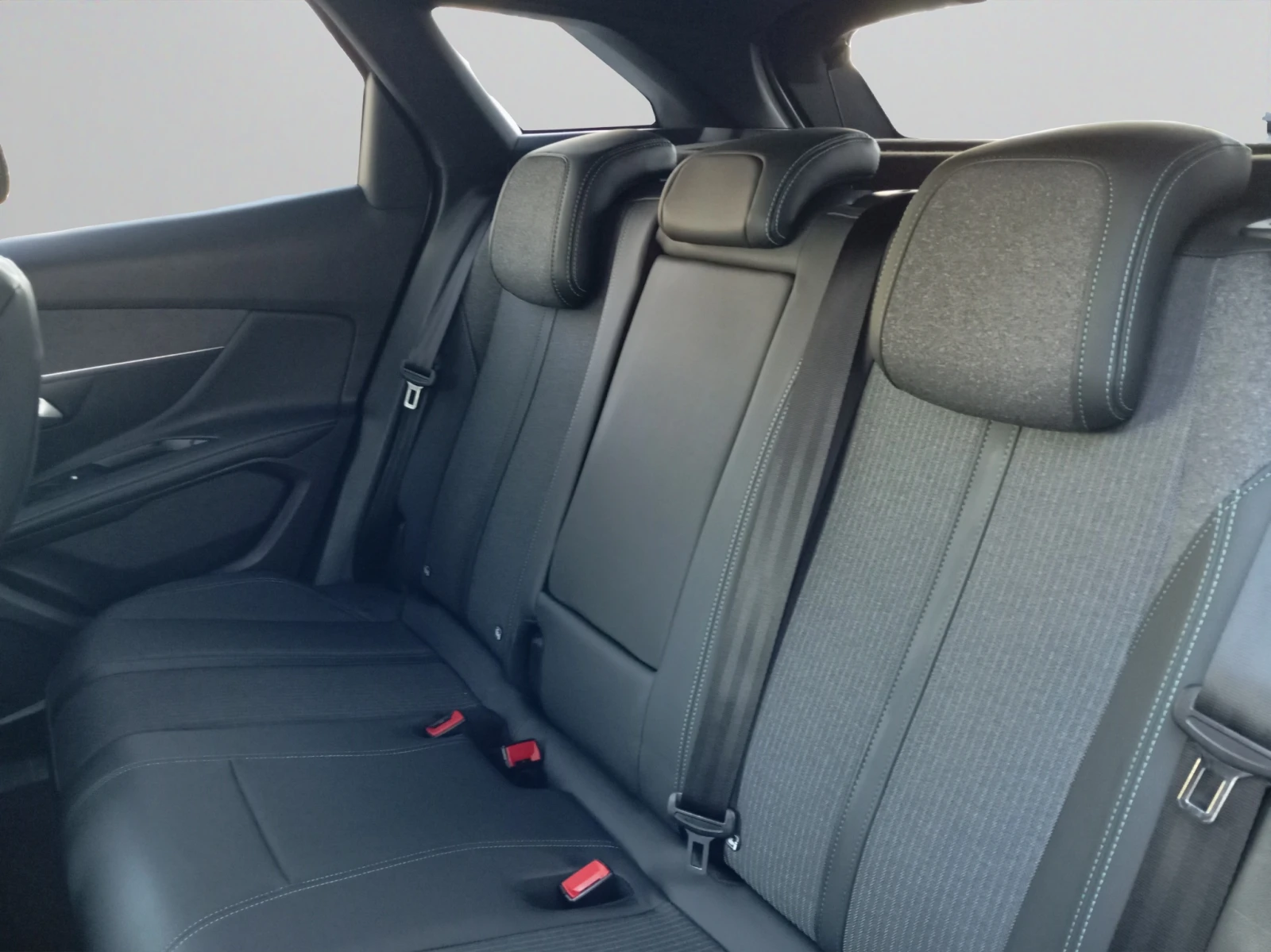 Peugeot 3008 Allure Pack 1.6 Plug-in HYBRID 4WD 300 e-EAT8 EURO | Mobile.bg   13