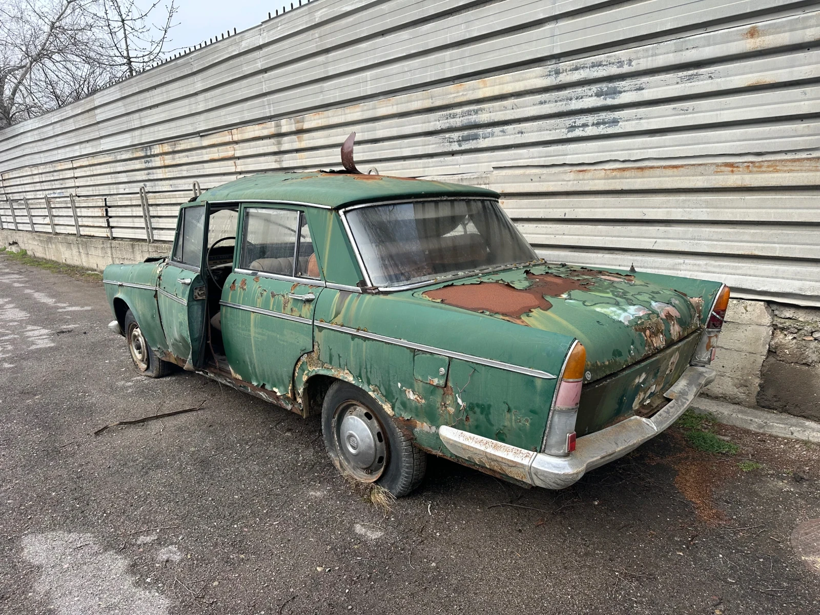 Fiat 1800, снимка 2 - Автомобили и джипове - 53731170