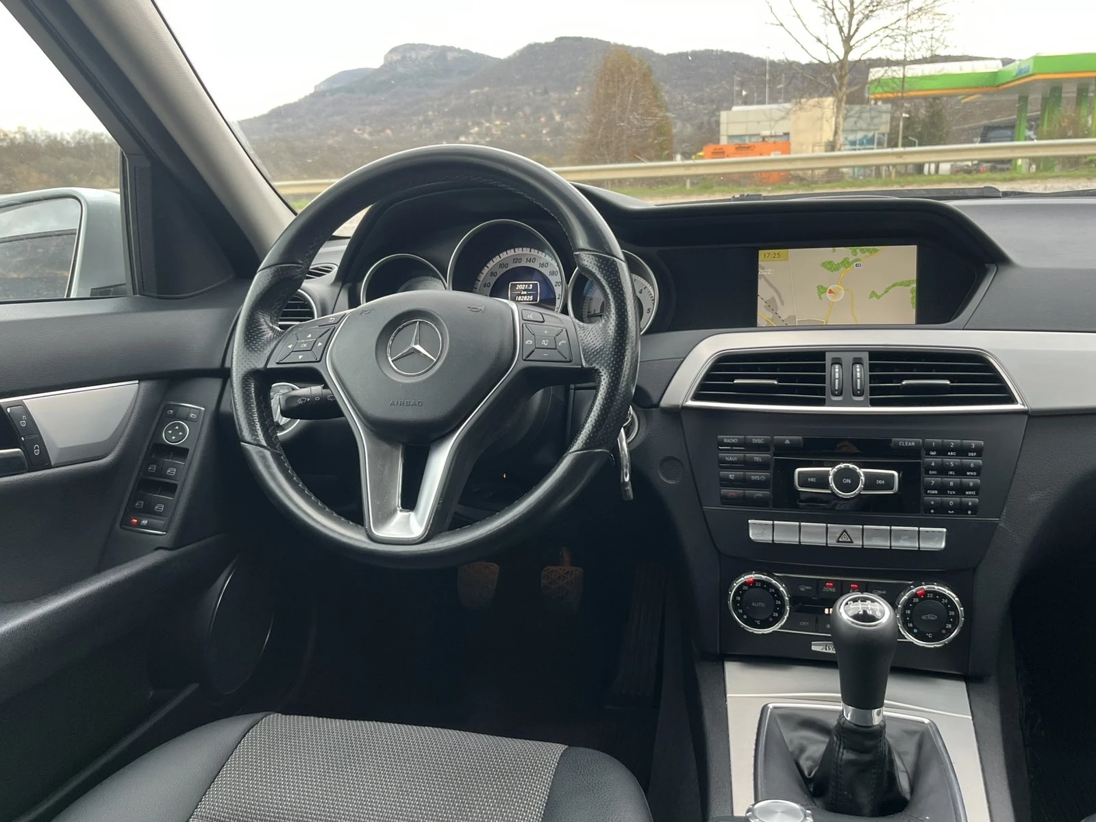 Mercedes-Benz C 200 2.2CDI 136кс 6 СКОРОСТИ EURO 5A NAVI AVANTGARDE, снимка 12 - Автомобили и джипове - 53990588