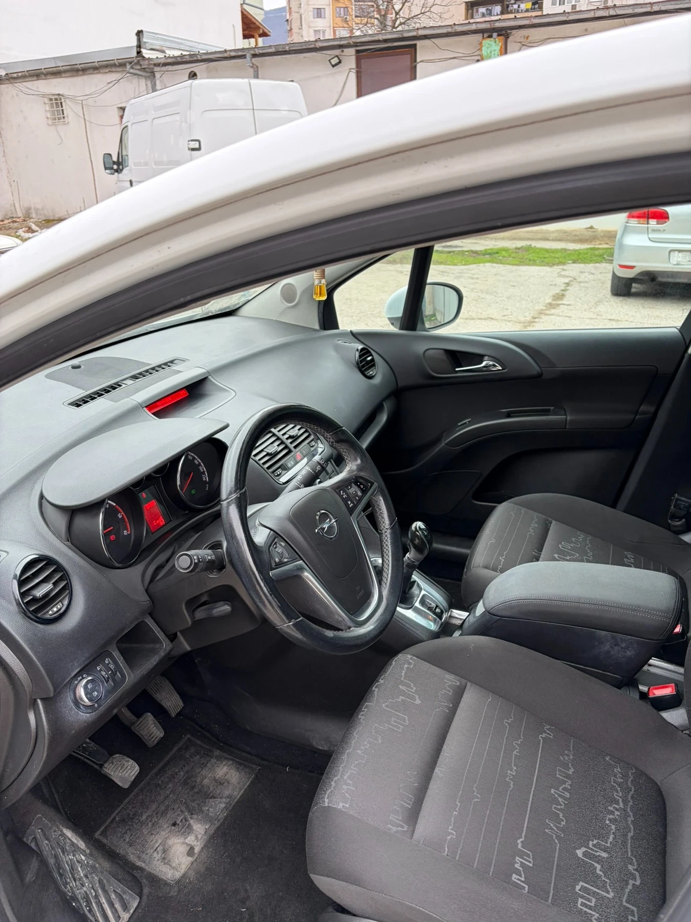 Opel Meriva 1.3 , снимка 9 - Автомобили и джипове - 54061035