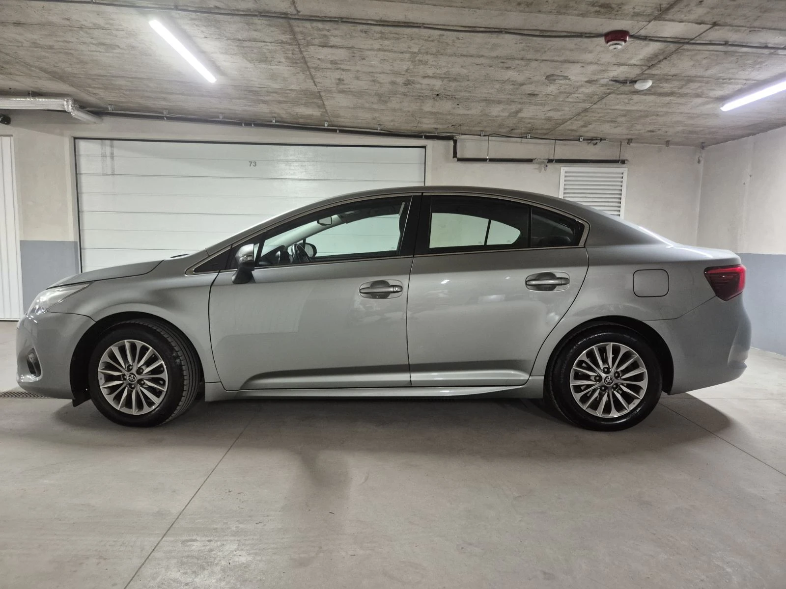 Toyota Avensis, снимка 9 - Автомобили и джипове - 54659900