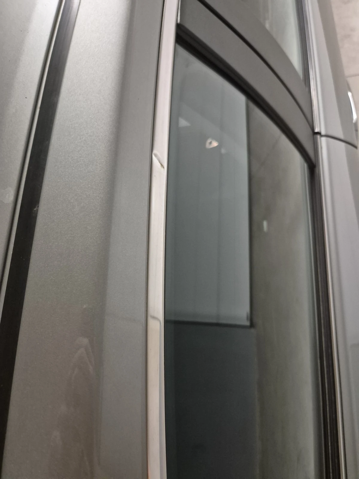 Toyota Avensis, снимка 11 - Автомобили и джипове - 54659900