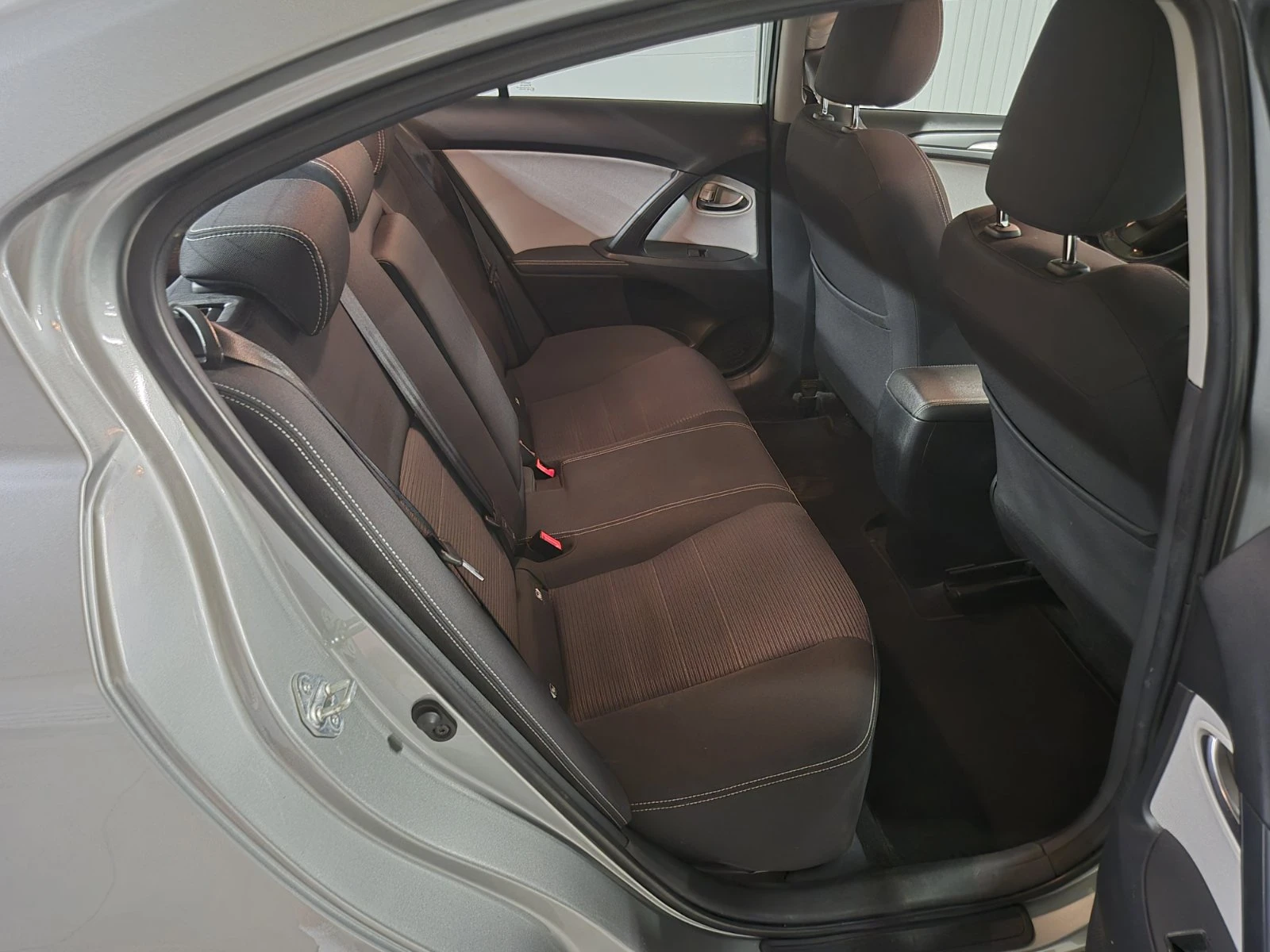 Toyota Avensis, снимка 15 - Автомобили и джипове - 54659900