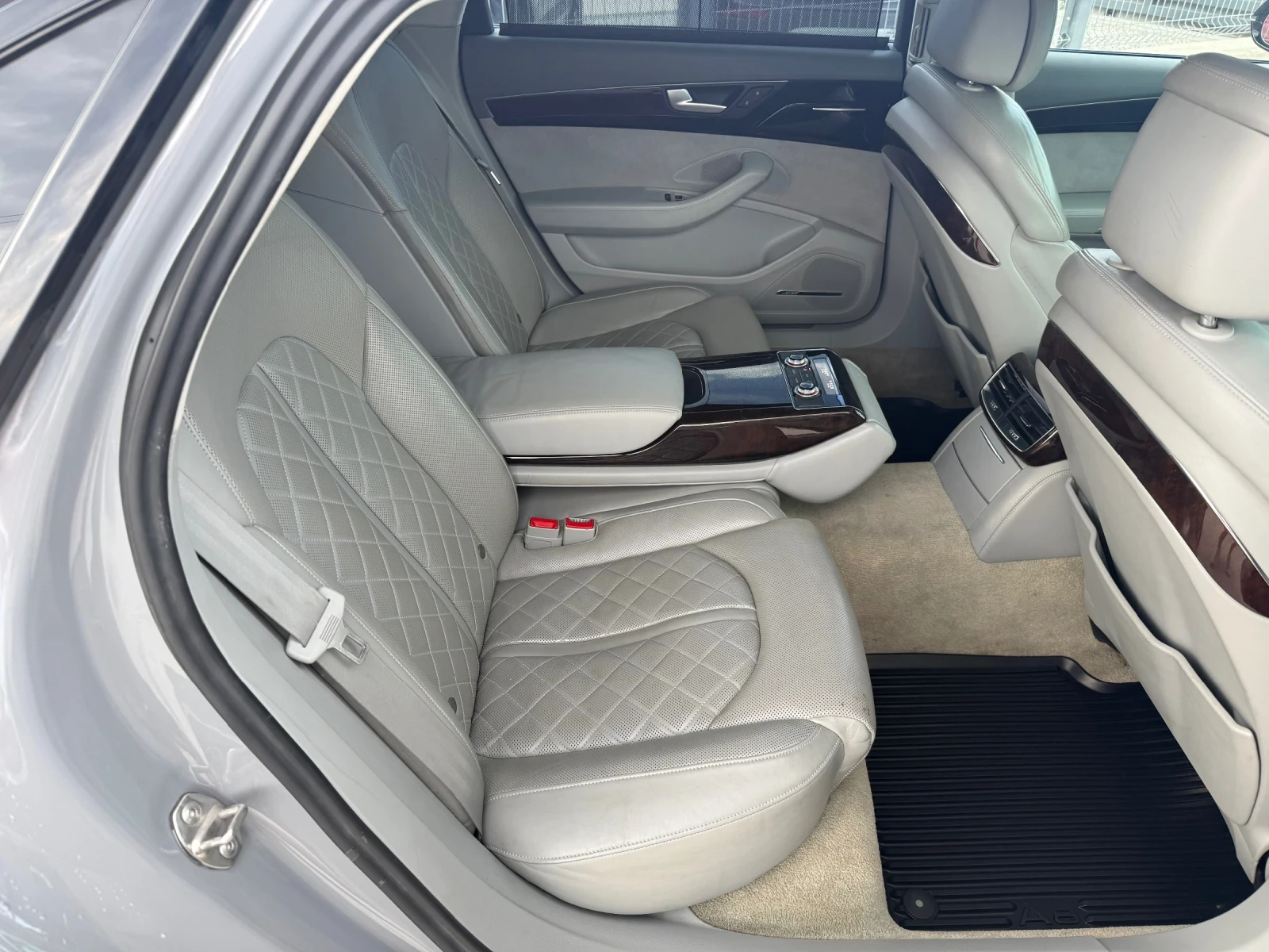 Audi A8 4.0T* 2016г* S8 Pack* LONG* 165.000KM* FULL MAX* , снимка 11 - Автомобили и джипове - 54722423