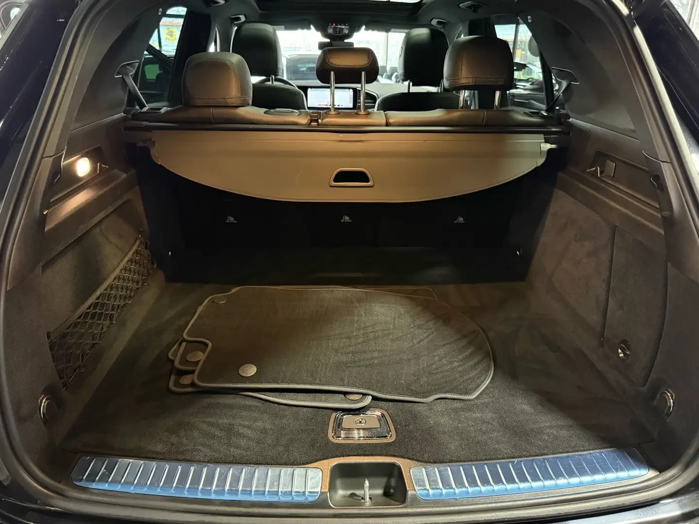 Mercedes-Benz GLE 450 AMG BLK OPTIK* 360* PANO* BURMASTER* КРАЙНА ЦЕНА, снимка 15 - Автомобили и джипове - 55276742