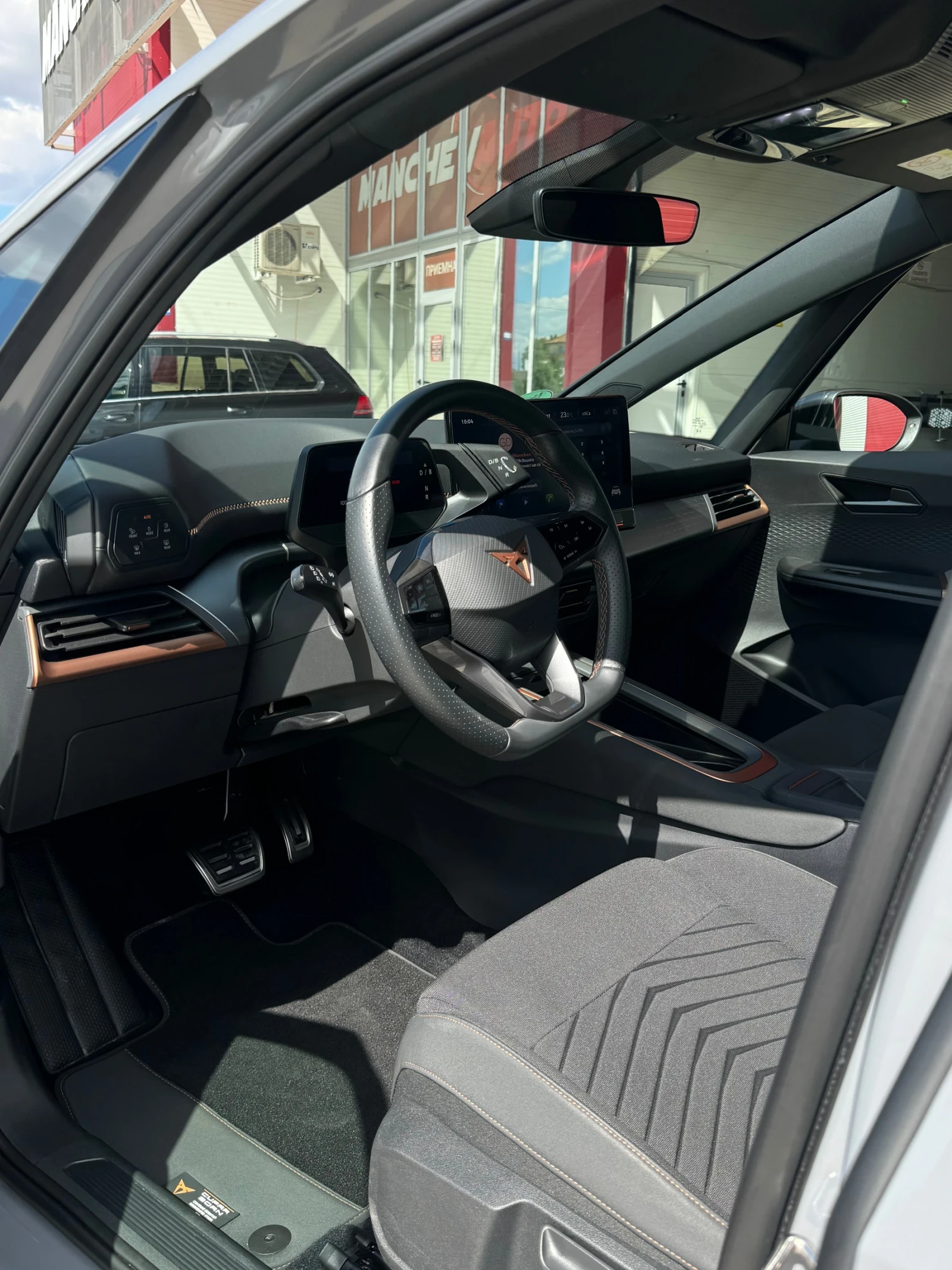 Cupra Born 62kWh / 9999KM , снимка 17 - Автомобили и джипове - 55290022