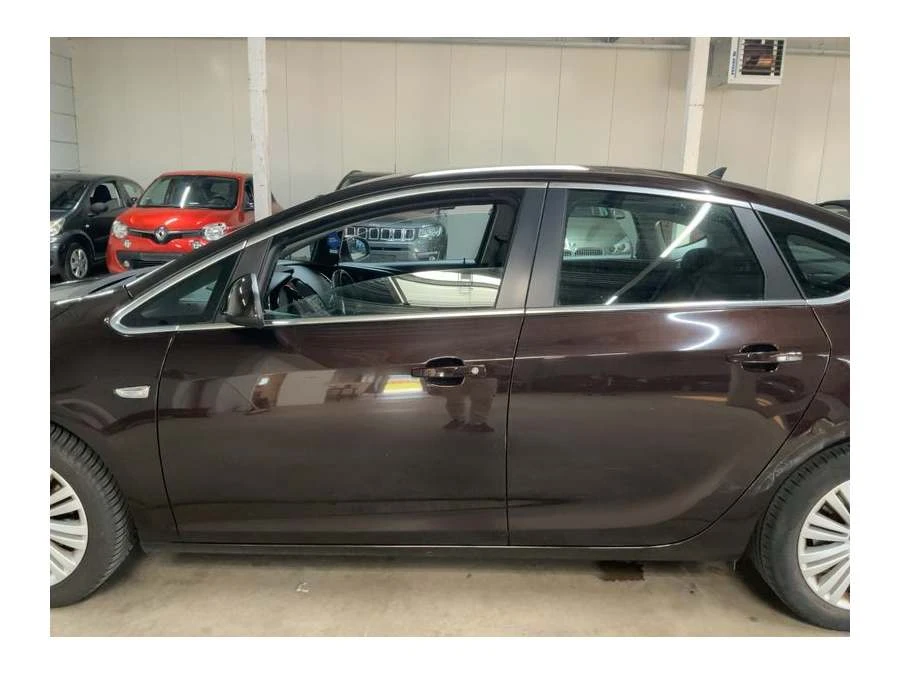 Opel Astra Astra 1.6 CDTI DPF Elective ecoFlex, снимка 4 - Автомобили и джипове - 55382921