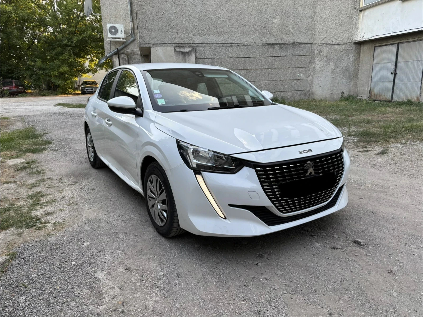 Peugeot 208 1.2i Euro 6, снимка 9 - Автомобили и джипове - 55565829