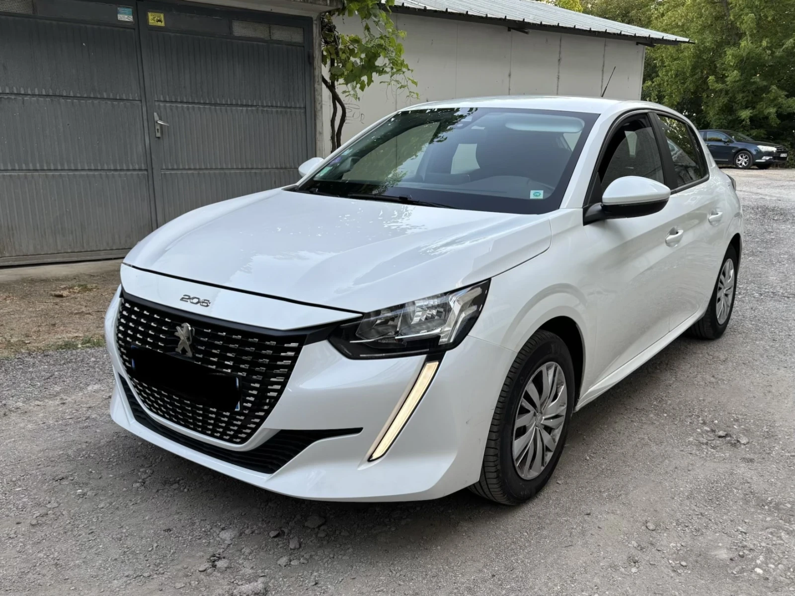 Peugeot 208 1.2i Euro 6, снимка 2 - Автомобили и джипове - 55565829
