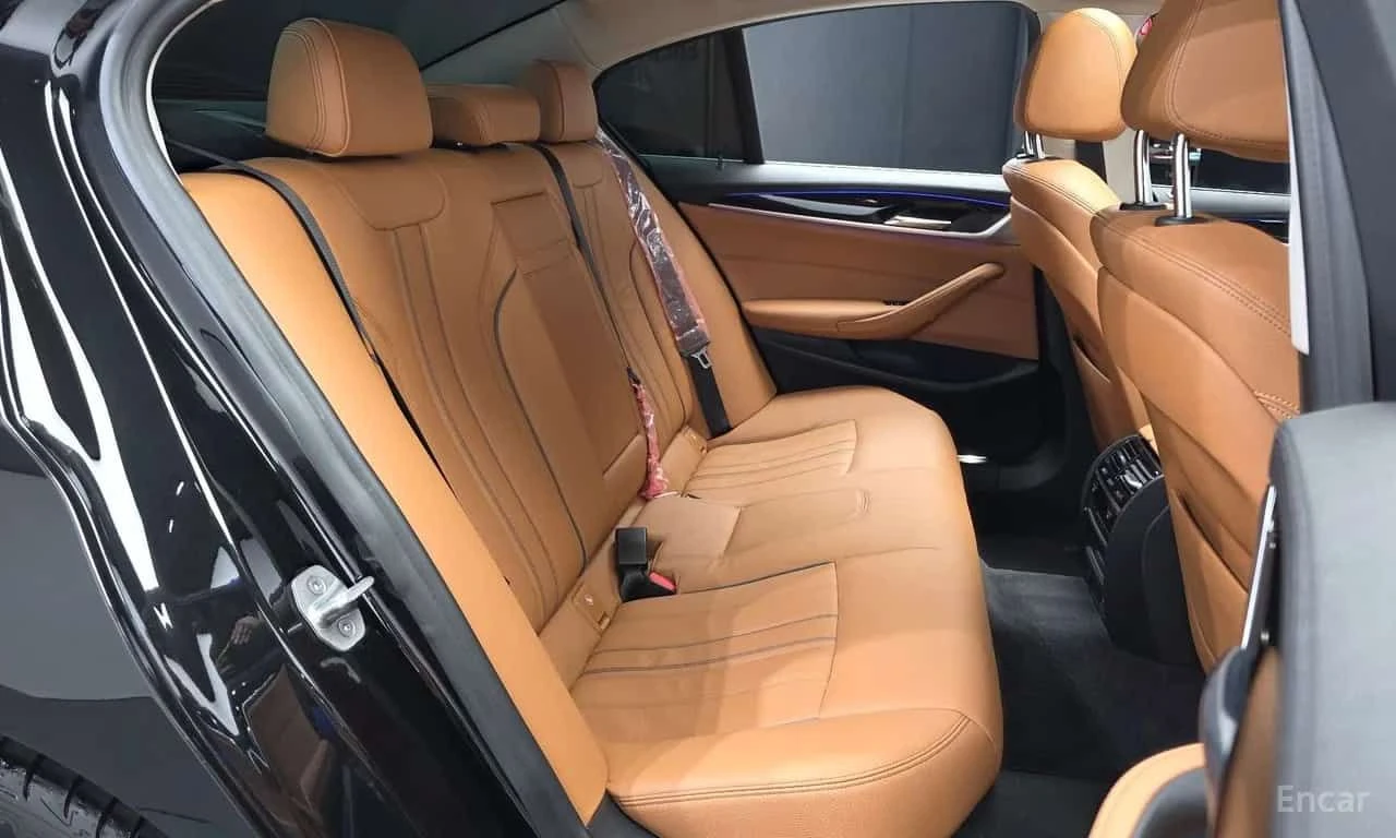 BMW 520 * 520i Luxury * DIGITAL * HEAD UP * DISTRONIC * , снимка 12 - Автомобили и джипове - 55570132
