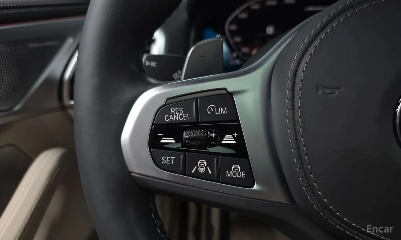 BMW 850 * M850i xDrive Gran Coupe * DISTRONIC * B&W, снимка 16 - Автомобили и джипове - 55615108