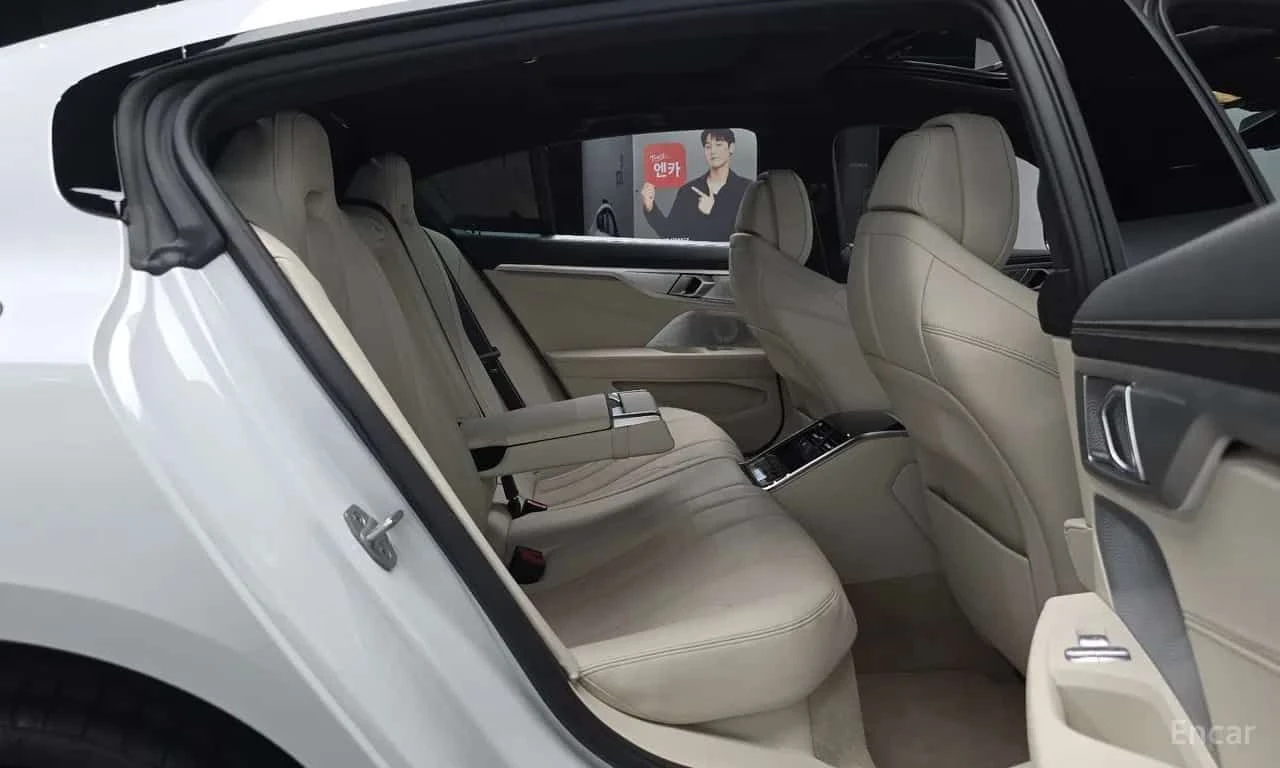 BMW 850 * M850i xDrive Gran Coupe * DISTRONIC * B&W, снимка 12 - Автомобили и джипове - 55615108