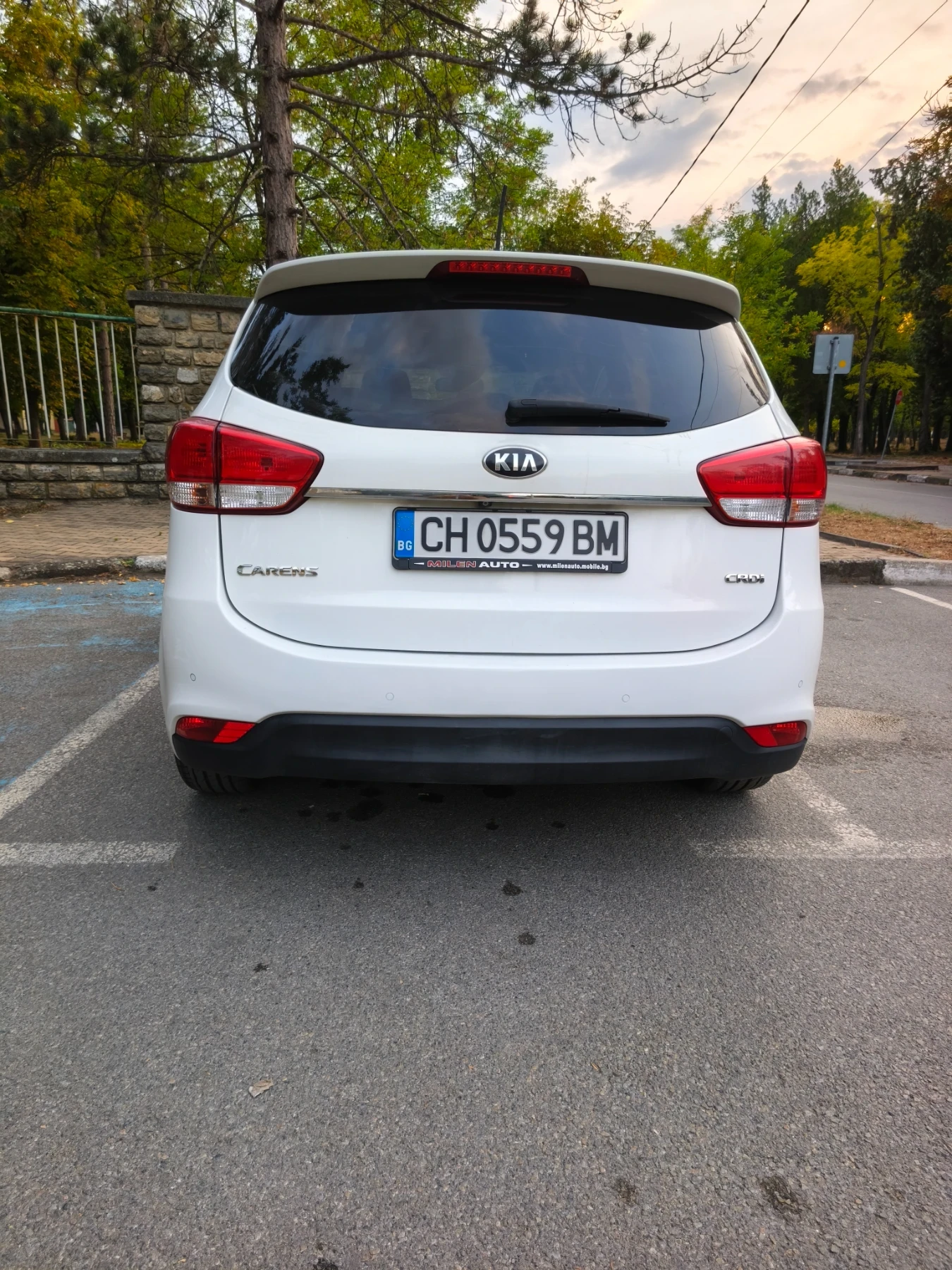 Kia Carens CRDI, снимка 5 - Автомобили и джипове - 55966459