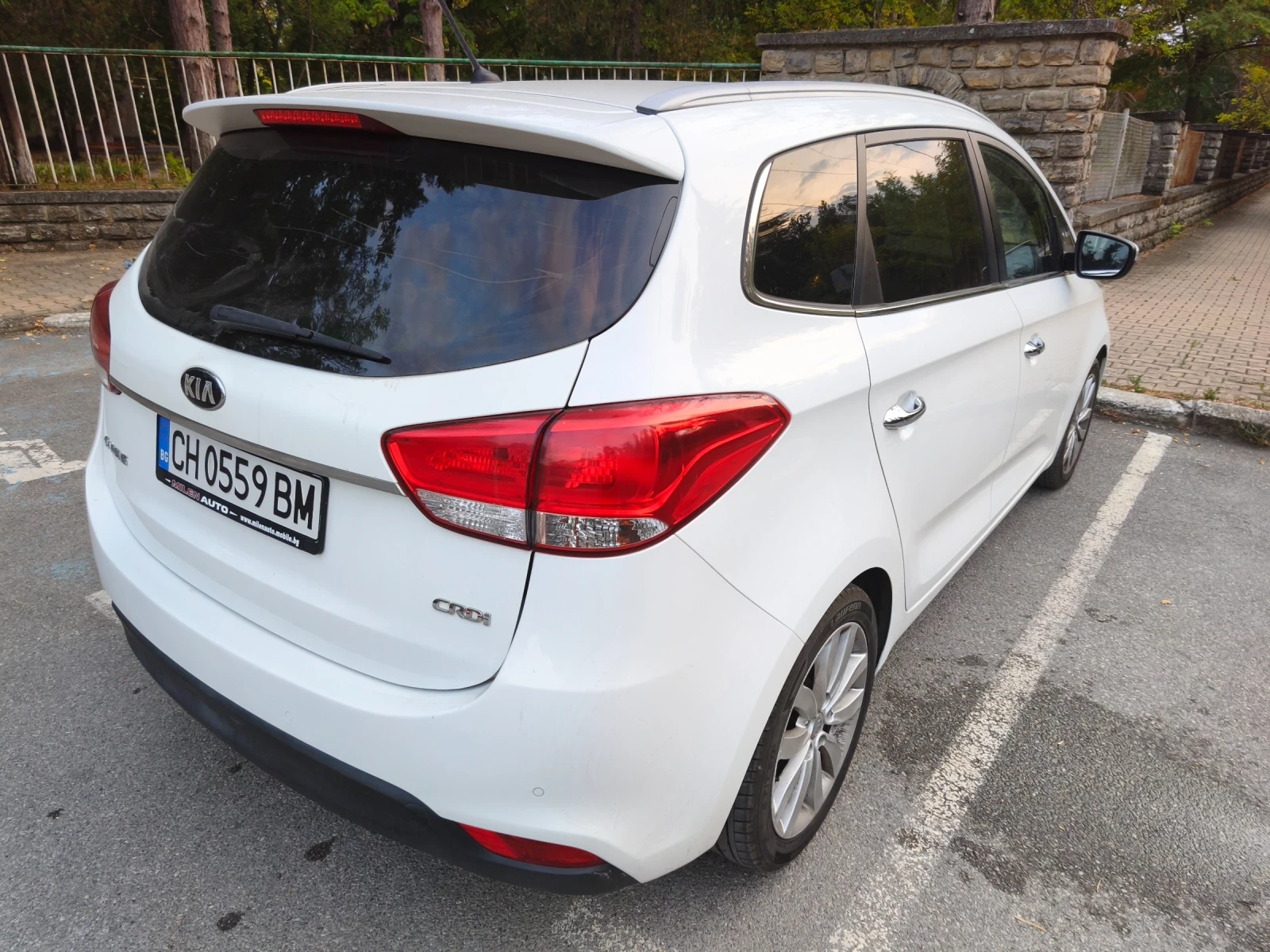 Kia Carens CRDI, снимка 4 - Автомобили и джипове - 55966459