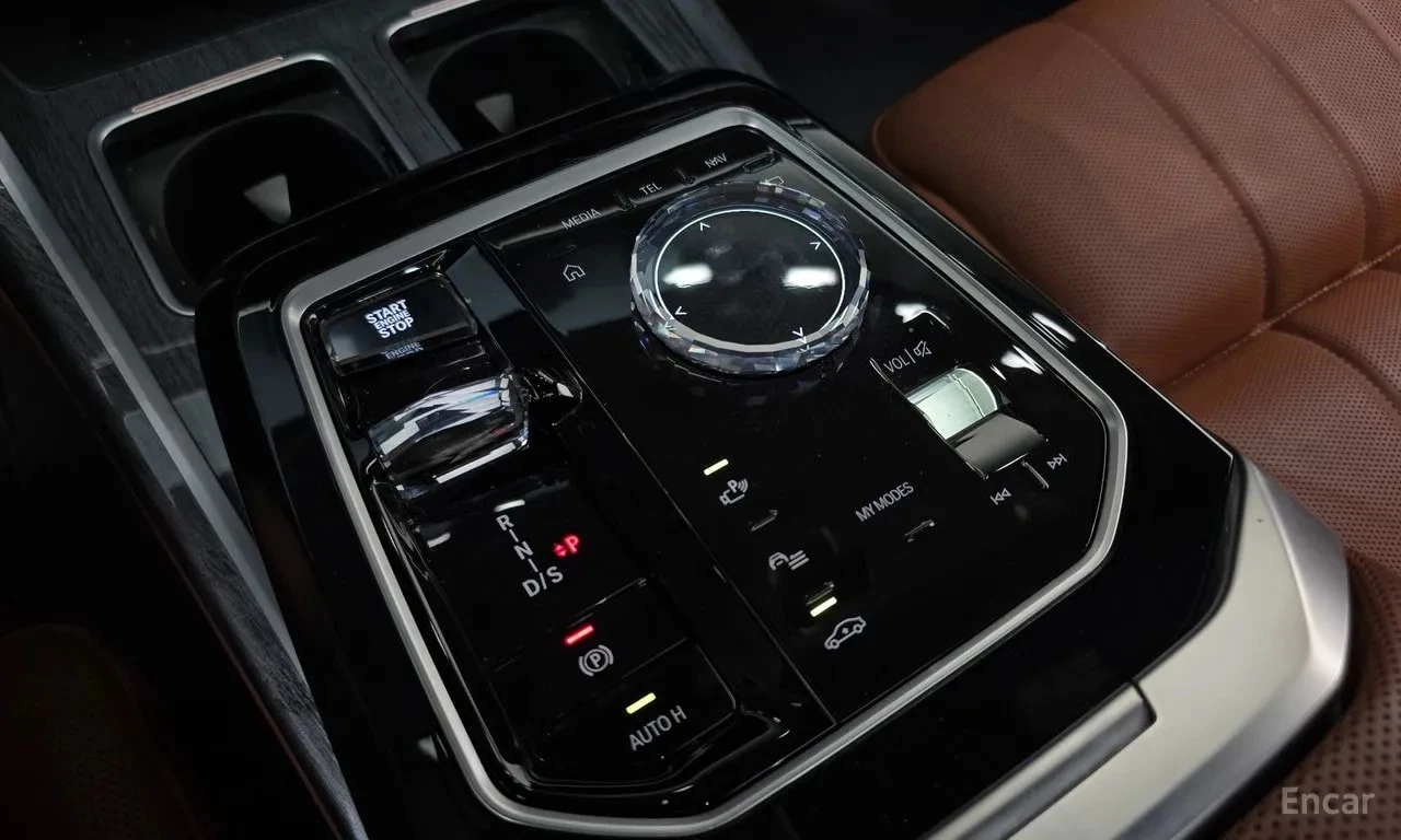 BMW 740 XDRIVE 40D * МАСАЖИ* ДИСТРОНИК* 360 КАМЕРА* , снимка 9 - Автомобили и джипове - 55990594