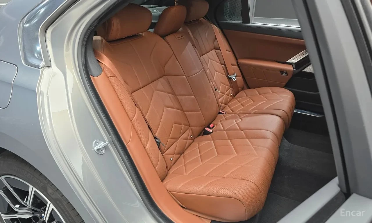 BMW 740 XDRIVE 40D * МАСАЖИ* ДИСТРОНИК* 360 КАМЕРА* , снимка 16 - Автомобили и джипове - 55990594