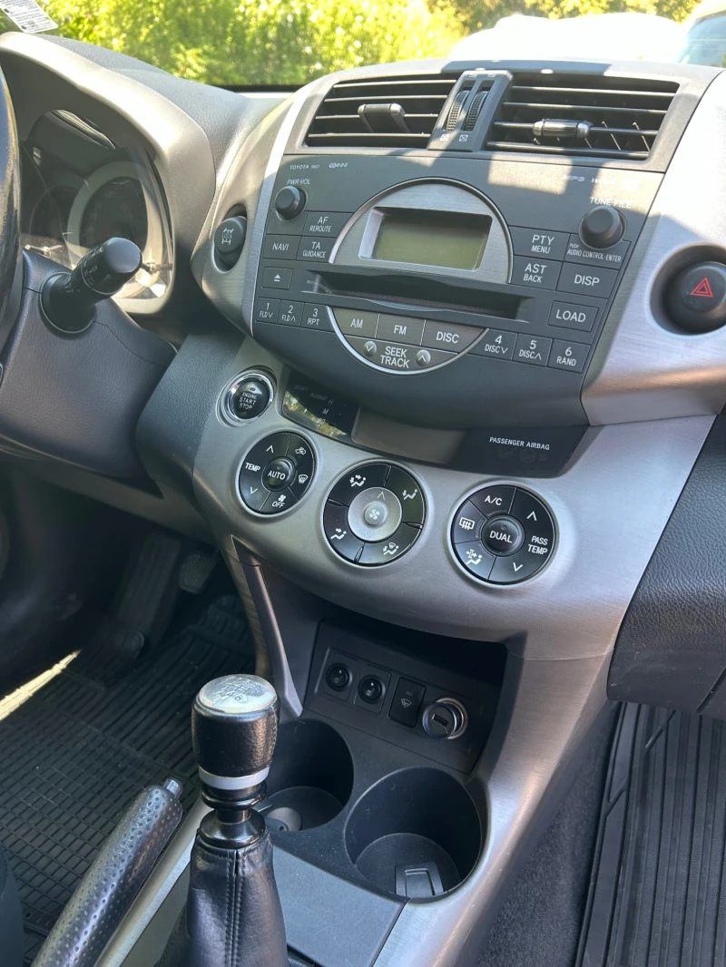 Toyota Rav4 2.2 D4D 136 кс., снимка 9 - Автомобили и джипове - 48657098