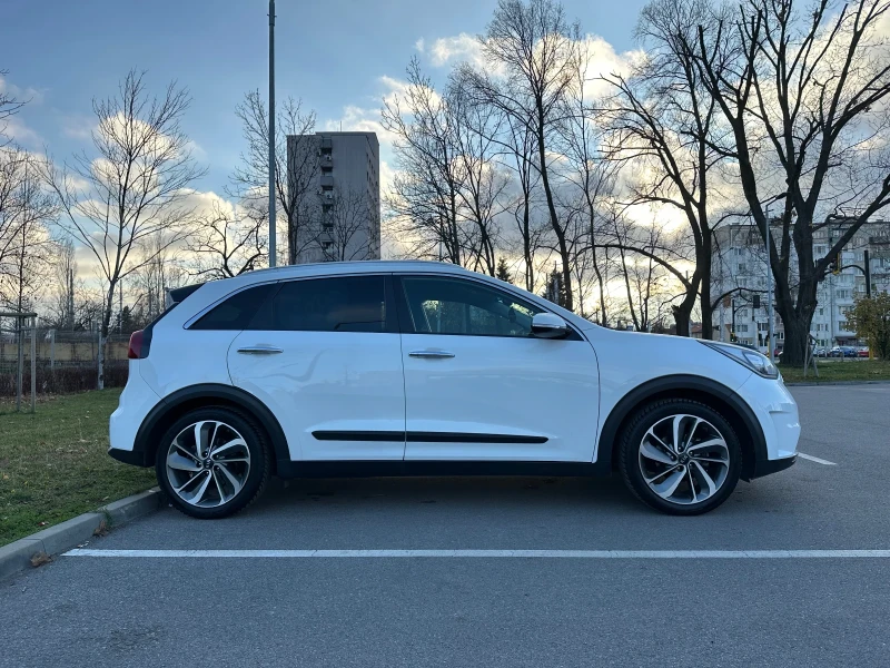 Kia Niro, снимка 2 - Автомобили и джипове - 52915770