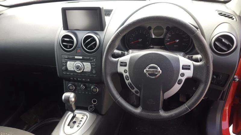 Nissan Qashqai 2.0 I АВТОМАТИК 4х4/1.6 i РЪЧКА, снимка 6 - Автомобили и джипове - 24963647