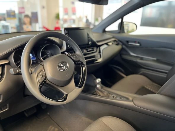 Toyota C-HR Hybrid 1.8 I Flow, снимка 6 - Автомобили и джипове - 48388781