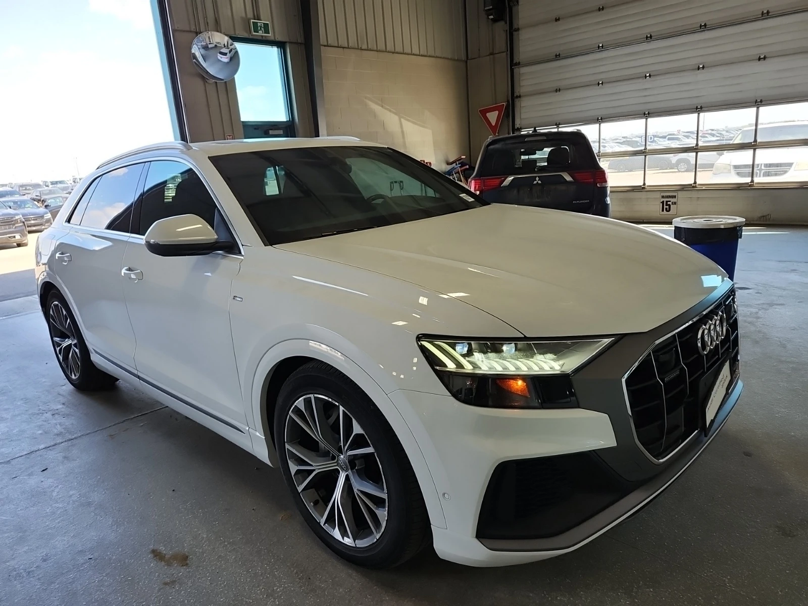 Audi Q8 TECHNIK* CARFAX* АВТОФИНАНСИРАНЕ* Цена до България - изображение 2