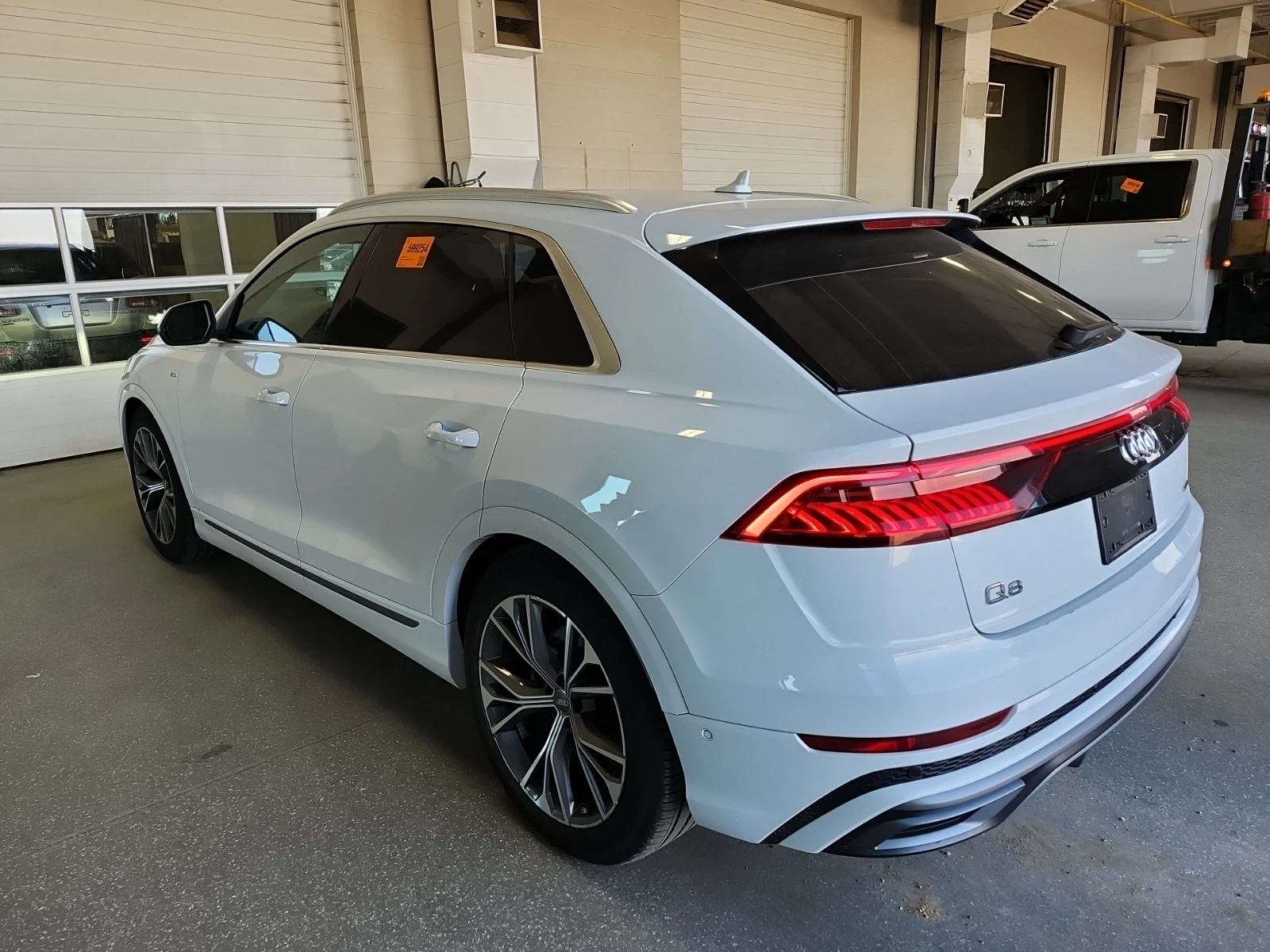 Audi Q8 TECHNIK* CARFAX* АВТОФИНАНСИРАНЕ* Цена до България - изображение 5