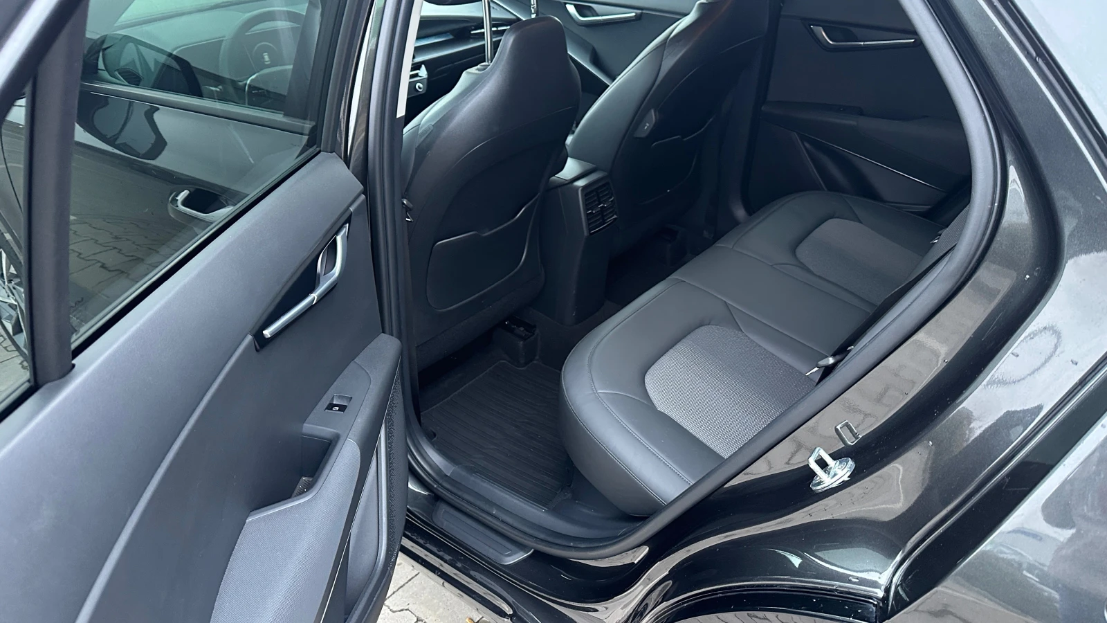 Kia Niro KIA NIRO 1.6i / 6AT HEV Executive   ,  | Mobile.bg   9