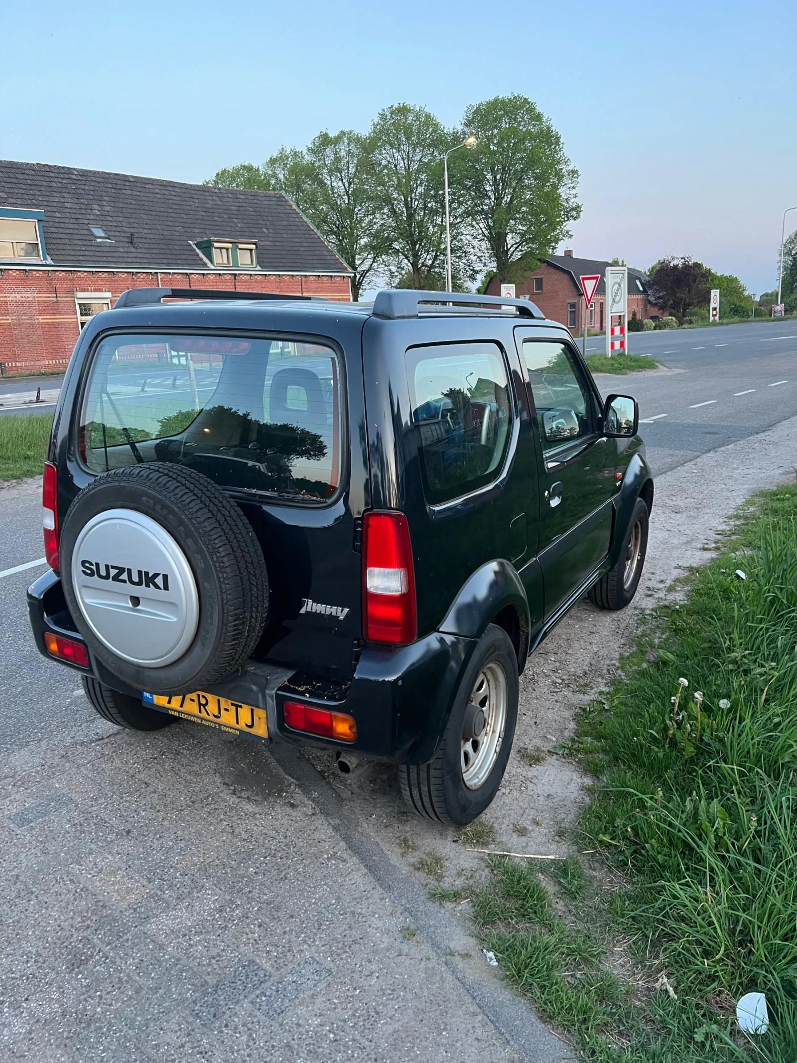 Suzuki Jimny, снимка 3 - Автомобили и джипове - 53892180