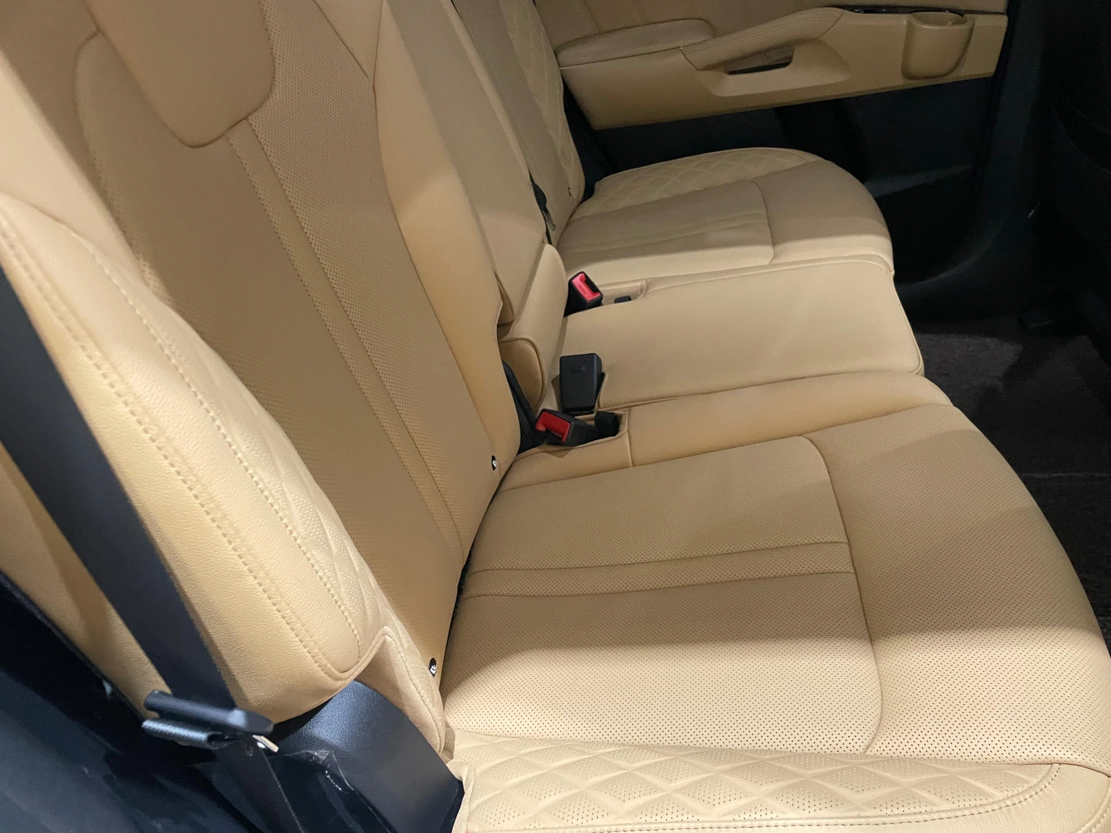 Kia Sorento 2.2D ! 4WD ! Gravity !, снимка 12 - Автомобили и джипове - 54149178