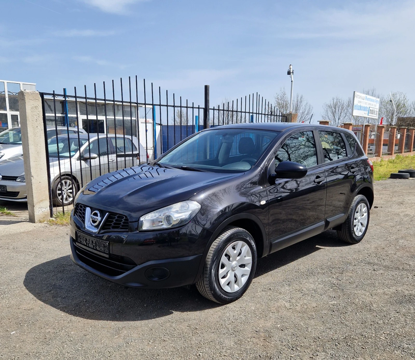 Nissan Qashqai 1.5DCI, снимка 3 - Автомобили и джипове - 54218555