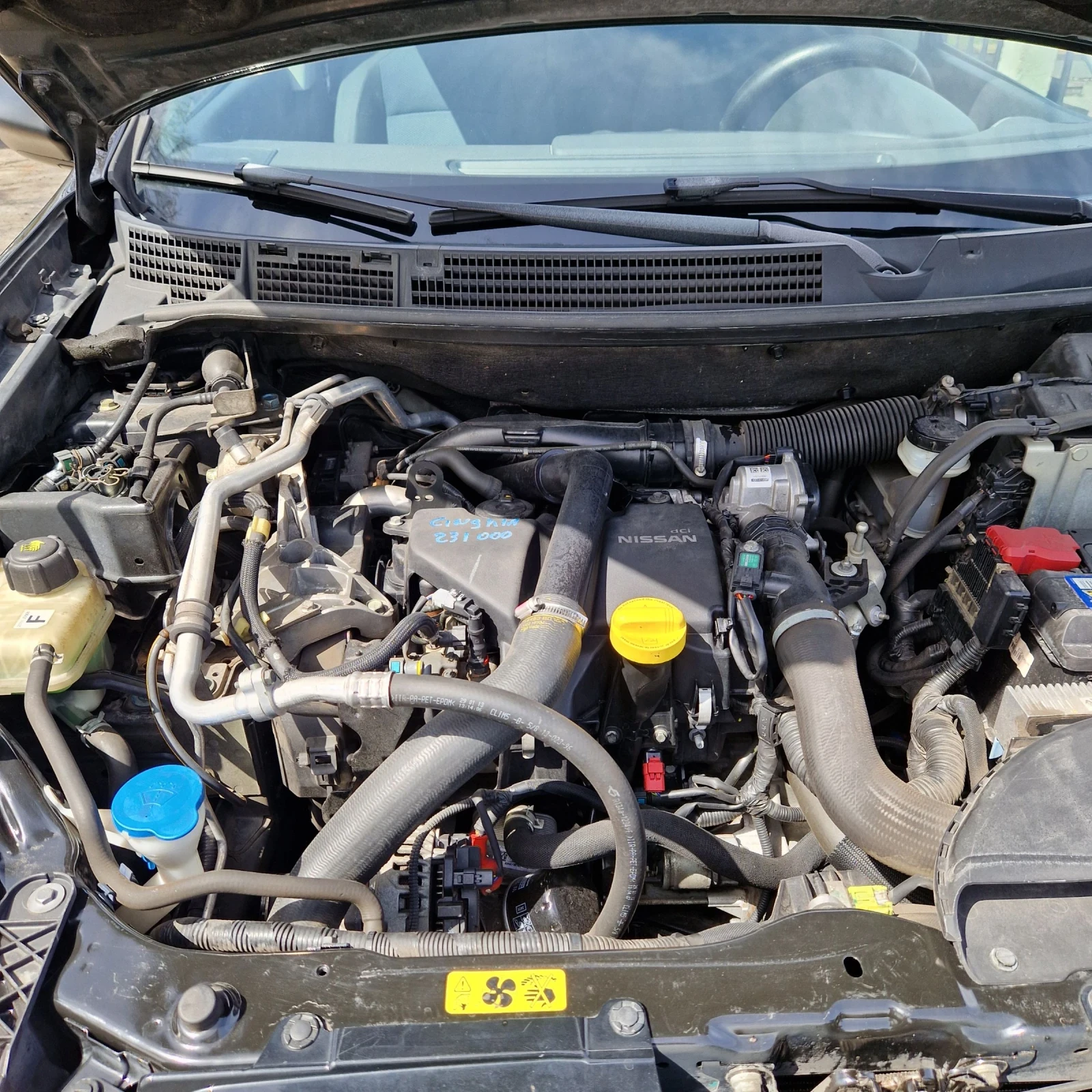 Nissan Qashqai 1.5DCI, снимка 15 - Автомобили и джипове - 54218555