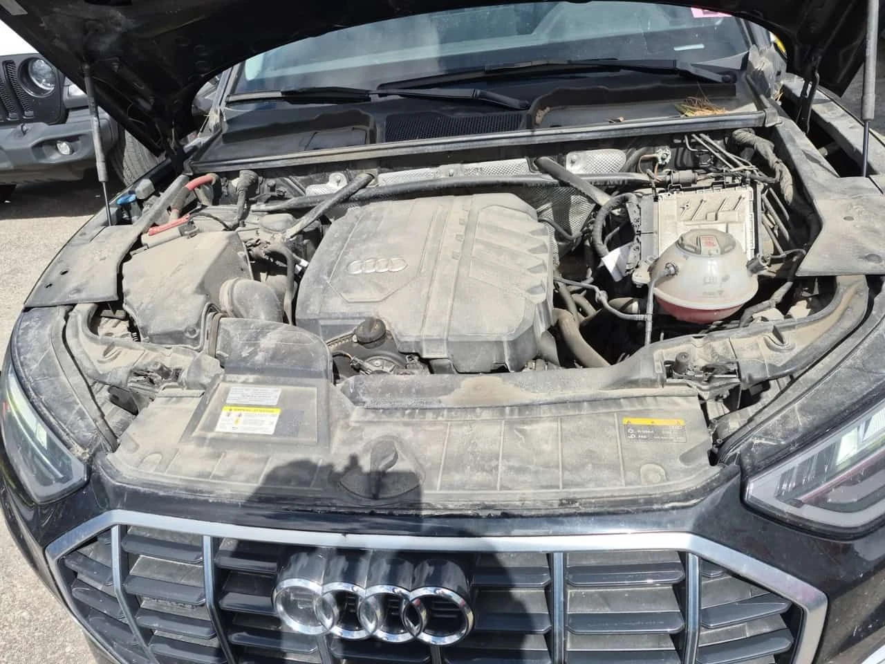 Audi Q5 * KOMFORT * CARFAX * 2 КЛЮЧА * 2 БРОЯ ГУМИ * , снимка 16 - Автомобили и джипове - 54462241