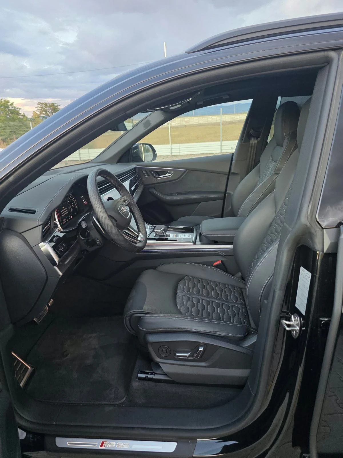 Audi RSQ8, снимка 11 - Автомобили и джипове - 56220295