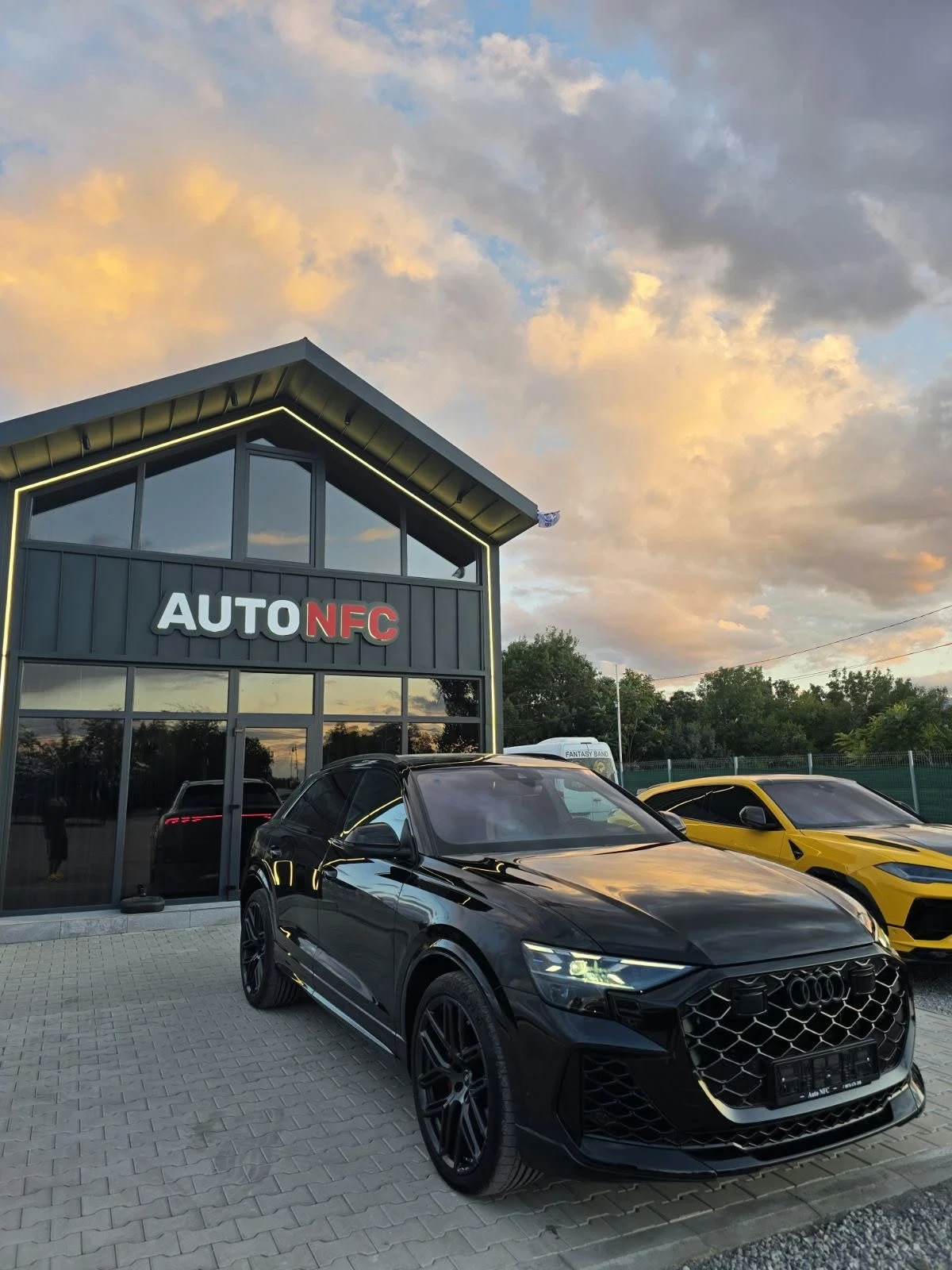 Audi RSQ8, снимка 3 - Автомобили и джипове - 56220295