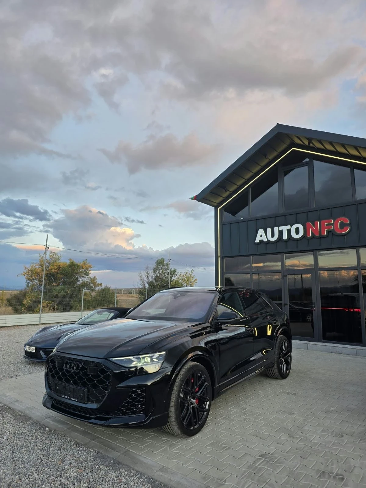 Audi RSQ8, снимка 2 - Автомобили и джипове - 56220295
