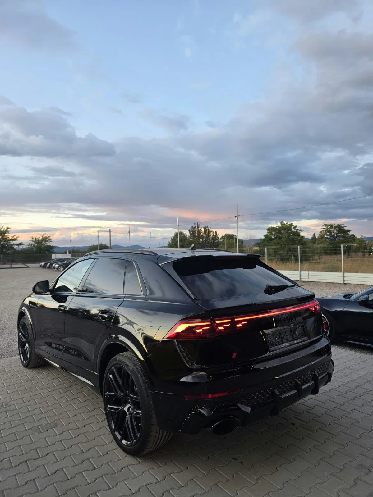 Audi RSQ8, снимка 4 - Автомобили и джипове - 56220295