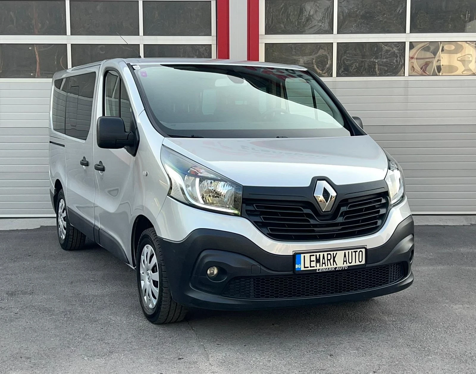 Renault Trafic 1.6DCI KLIMATIK 9-МЕСТЕН 6-СКОРОСТИ EVRO 6B ЛИЗИНГ - изображение 5