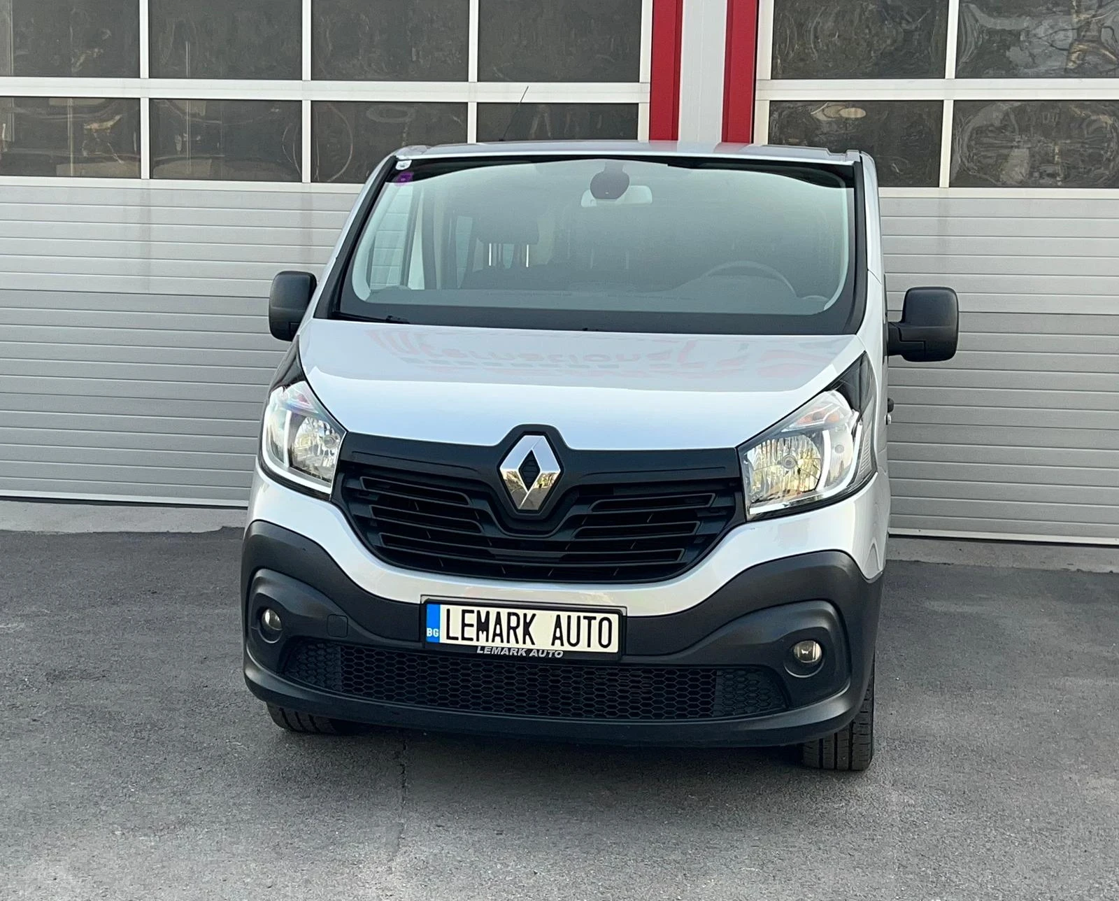 Renault Trafic 1.6DCI KLIMATIK 9-МЕСТЕН 6-СКОРОСТИ EVRO 6B ЛИЗИНГ - изображение 2