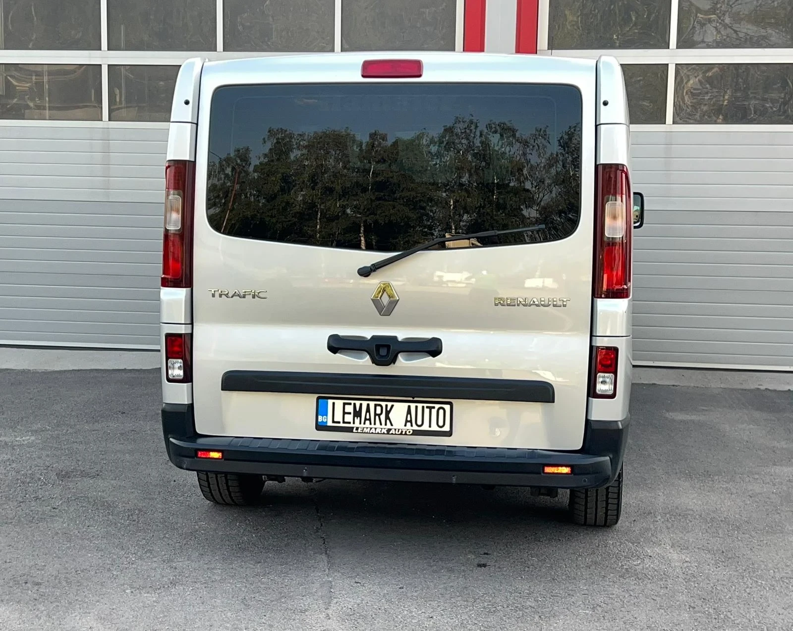 Renault Trafic 1.6DCI KLIMATIK 9-МЕСТЕН 6-СКОРОСТИ EVRO 6B ЛИЗИНГ - изображение 8